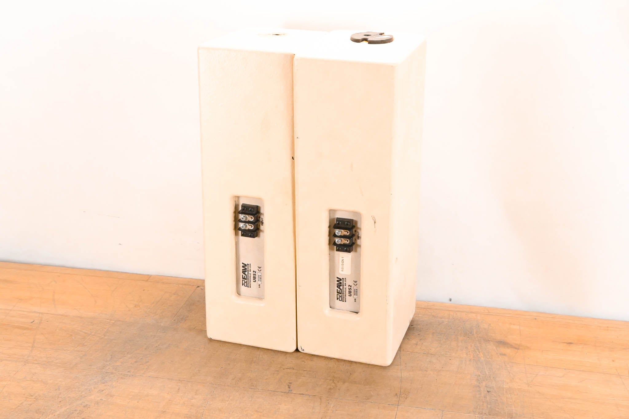 EAW UB52 Two-Way Full-Range Loudspeaker - White (PAIR)