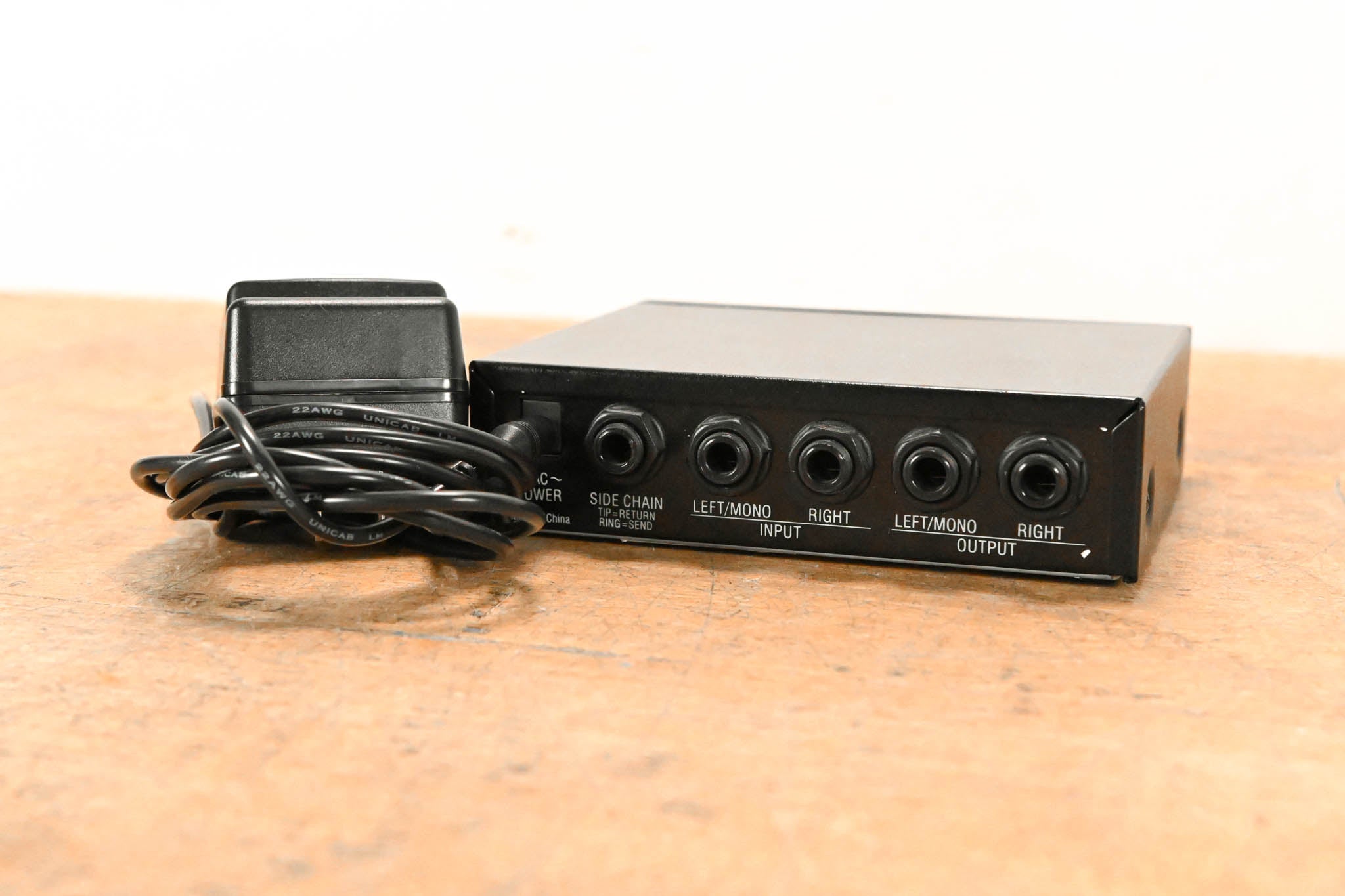 Alesis NanoCompressor RMS/Peak Stereo Compressor
