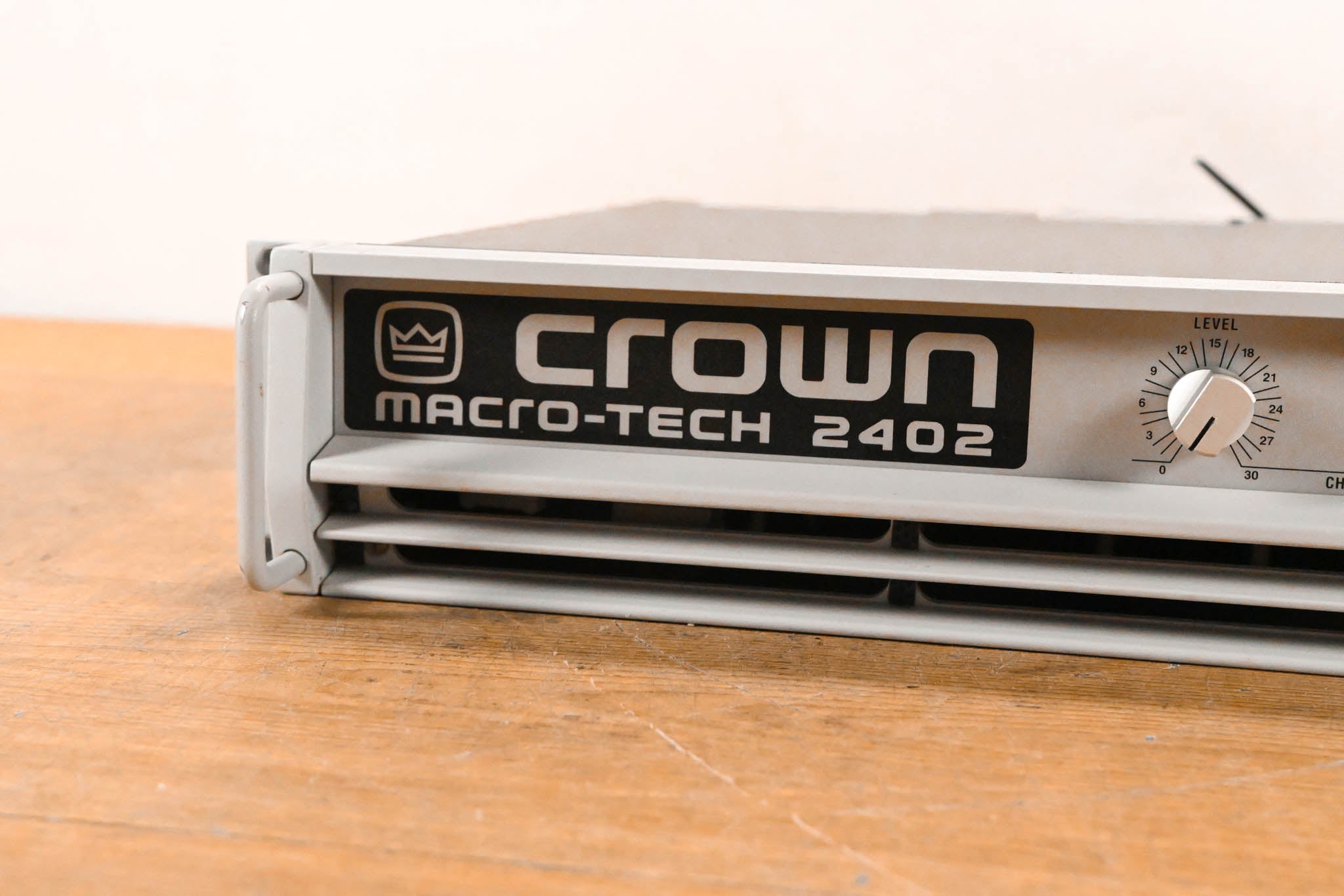 Crown Macro-Tech 2402 2-Channel Power Amplifier