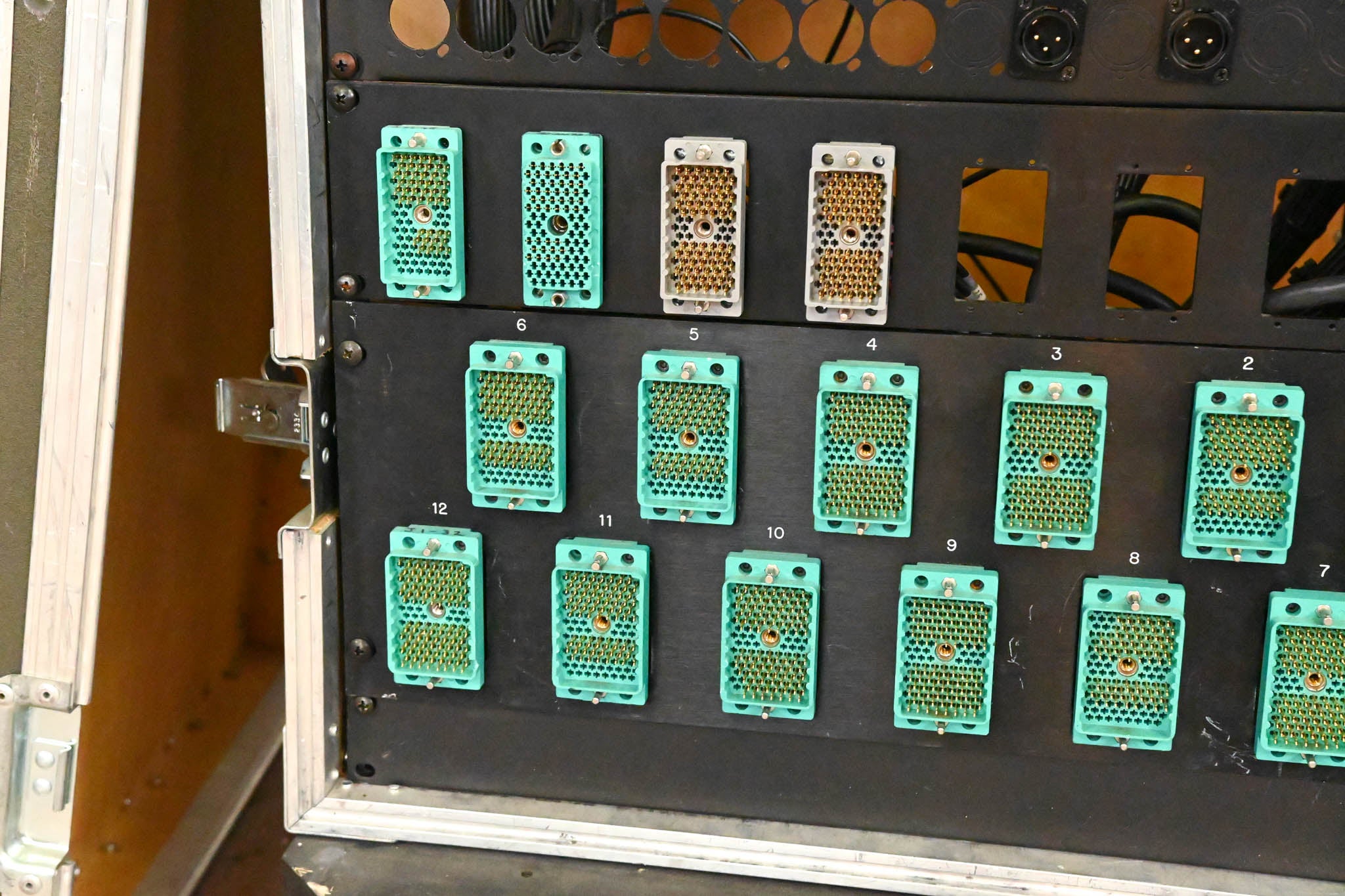 ADC 5x 96-Point TT Patchbay Rack w/ Elco I/O – 16U Rolling Case