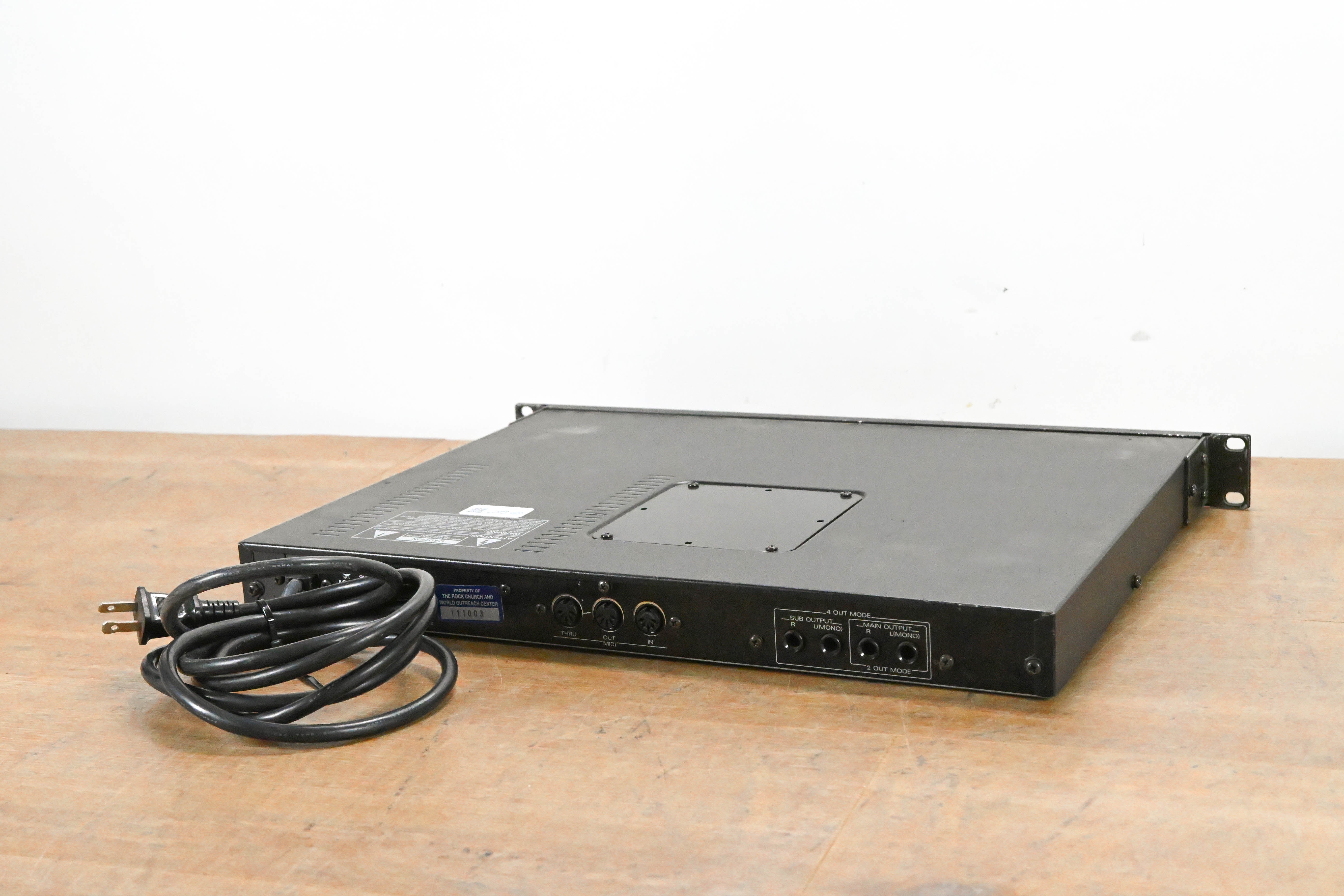 Roland JV-880 Multi Timbral Synthesizer Module