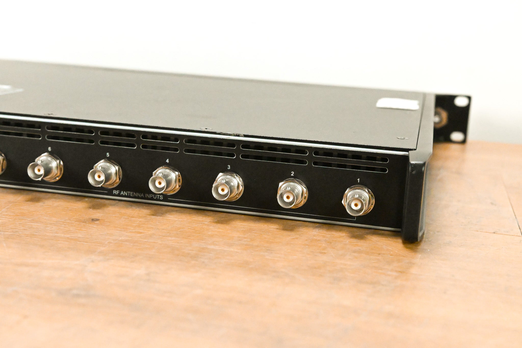 Shure PA821A Antenna Combiner for PSM Wireless Systems  - 470-952 MHz