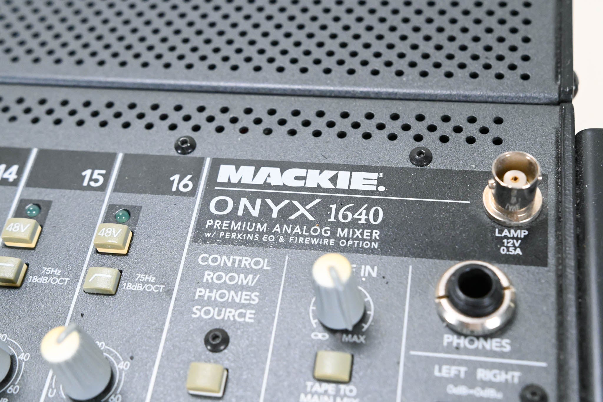 Mackie Onyx 1640 16-Channel 4-Bus Analog Mixer