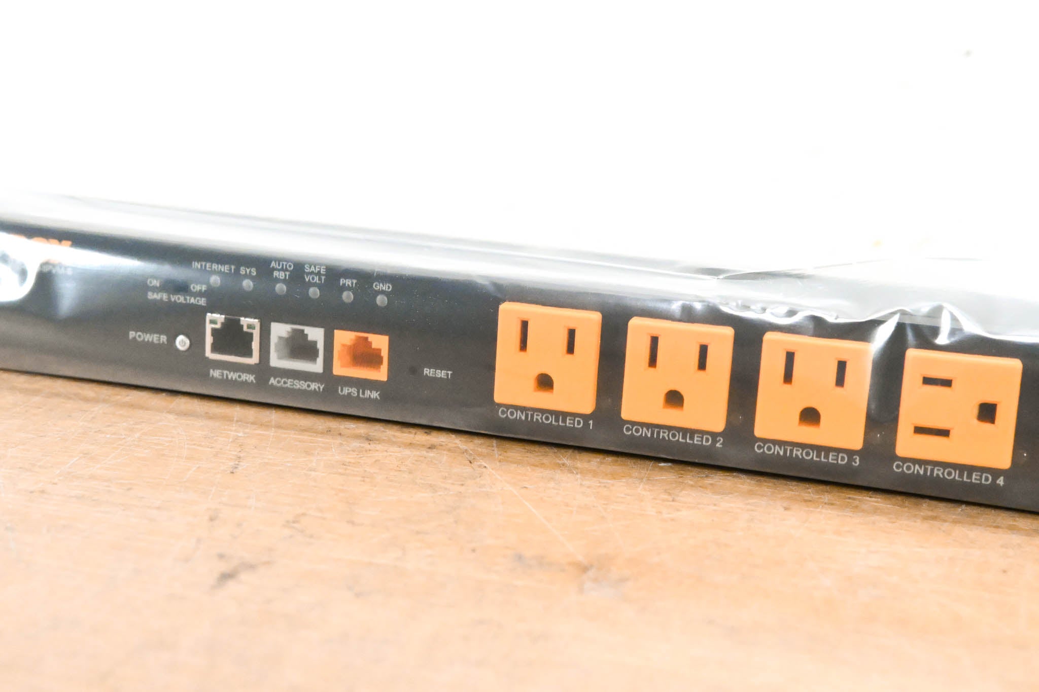 WattBox WB-800-IPVM-6 Rackmount IP Power Conditioner (6 Outlets)