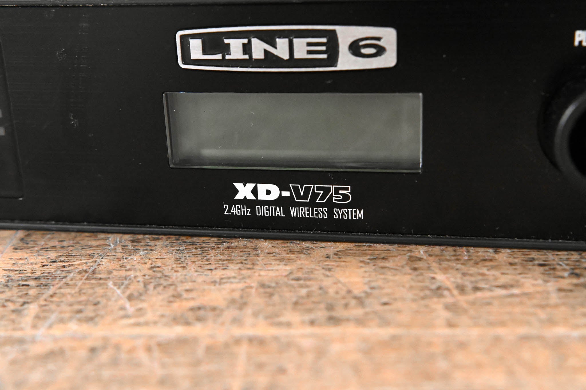 Line 6 XD-V75 2.4GHz Digital Wireless Handheld Microphone System