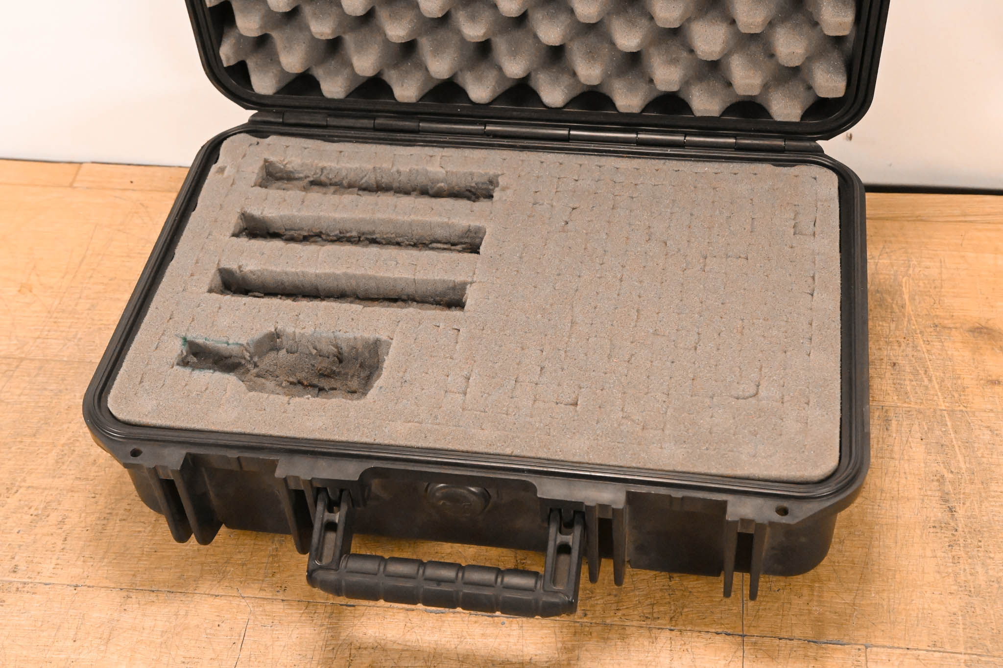 SKB Case with Foam - Interior Dimensions: 16" x 10" x 5"