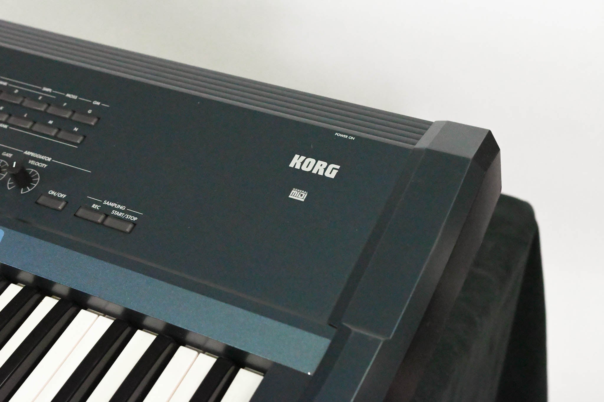 Korg Triton Extreme 76 76-Key 120-Voice Polyphonic Workstation
