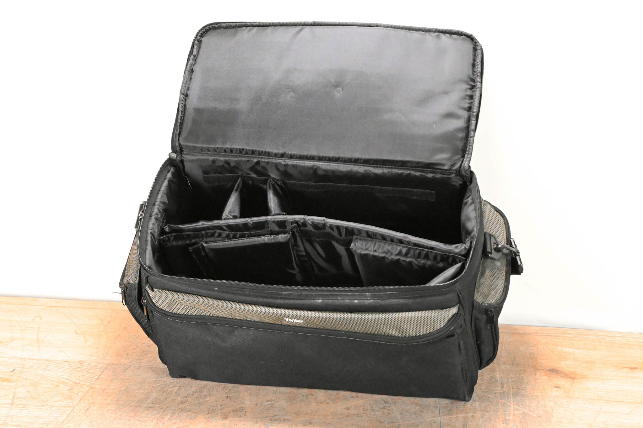Vivitar VIV-RGC-12 Deluxe Pro Camera Camcorder Rugged Carrying Case