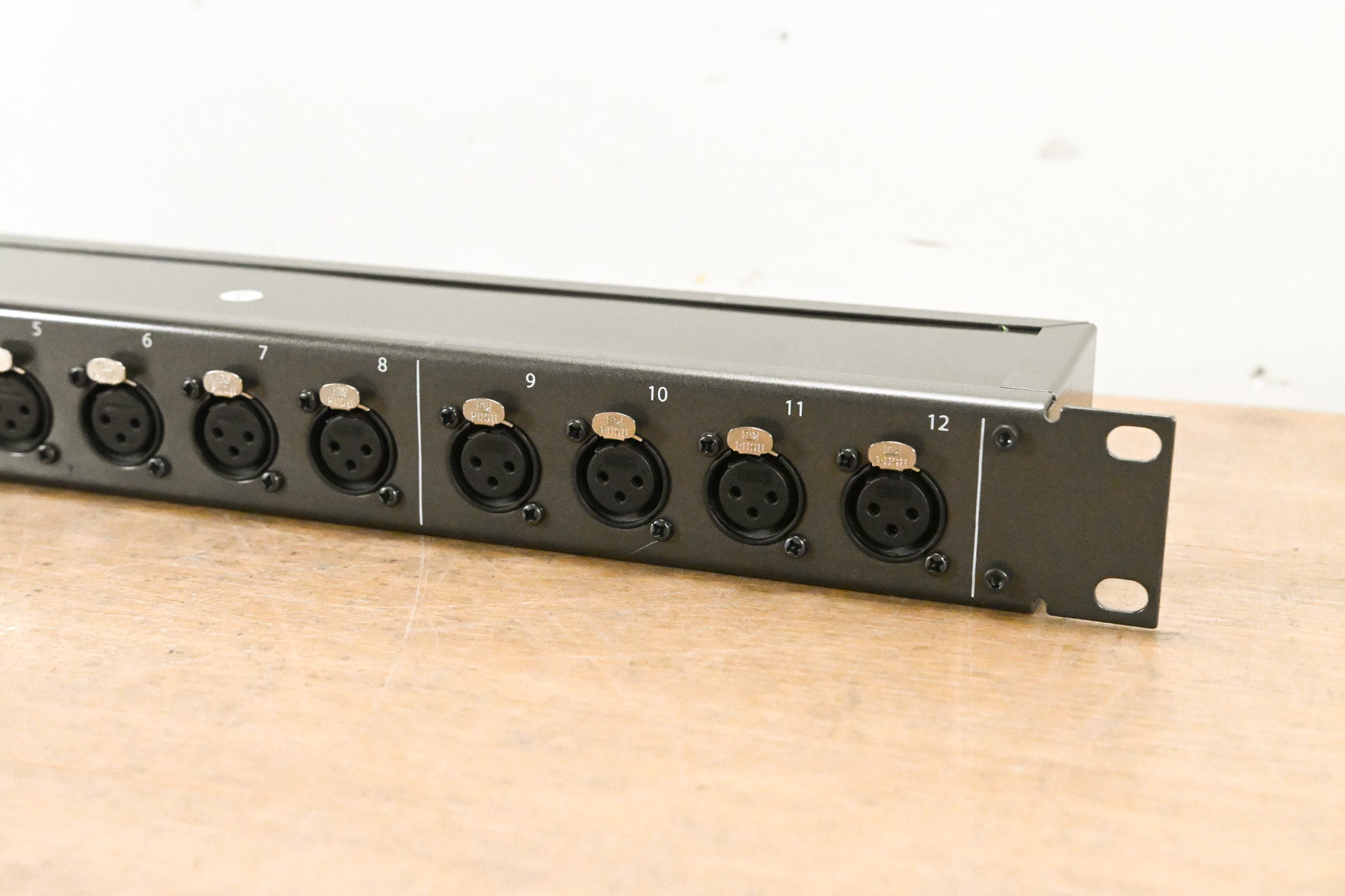 Hosa PDR-369 XLR3F to XLR3M Patch Bay
