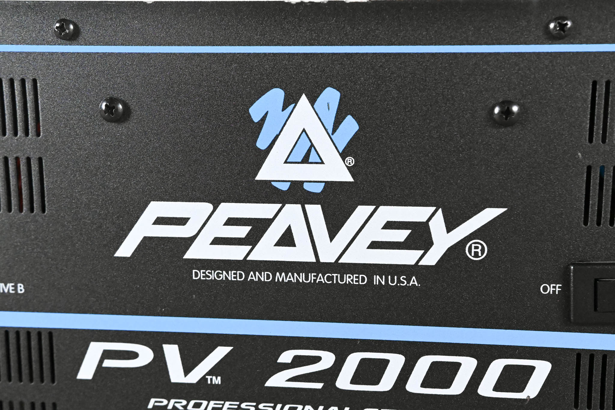 Peavey PV 2000 2-Channel Power Amplifier