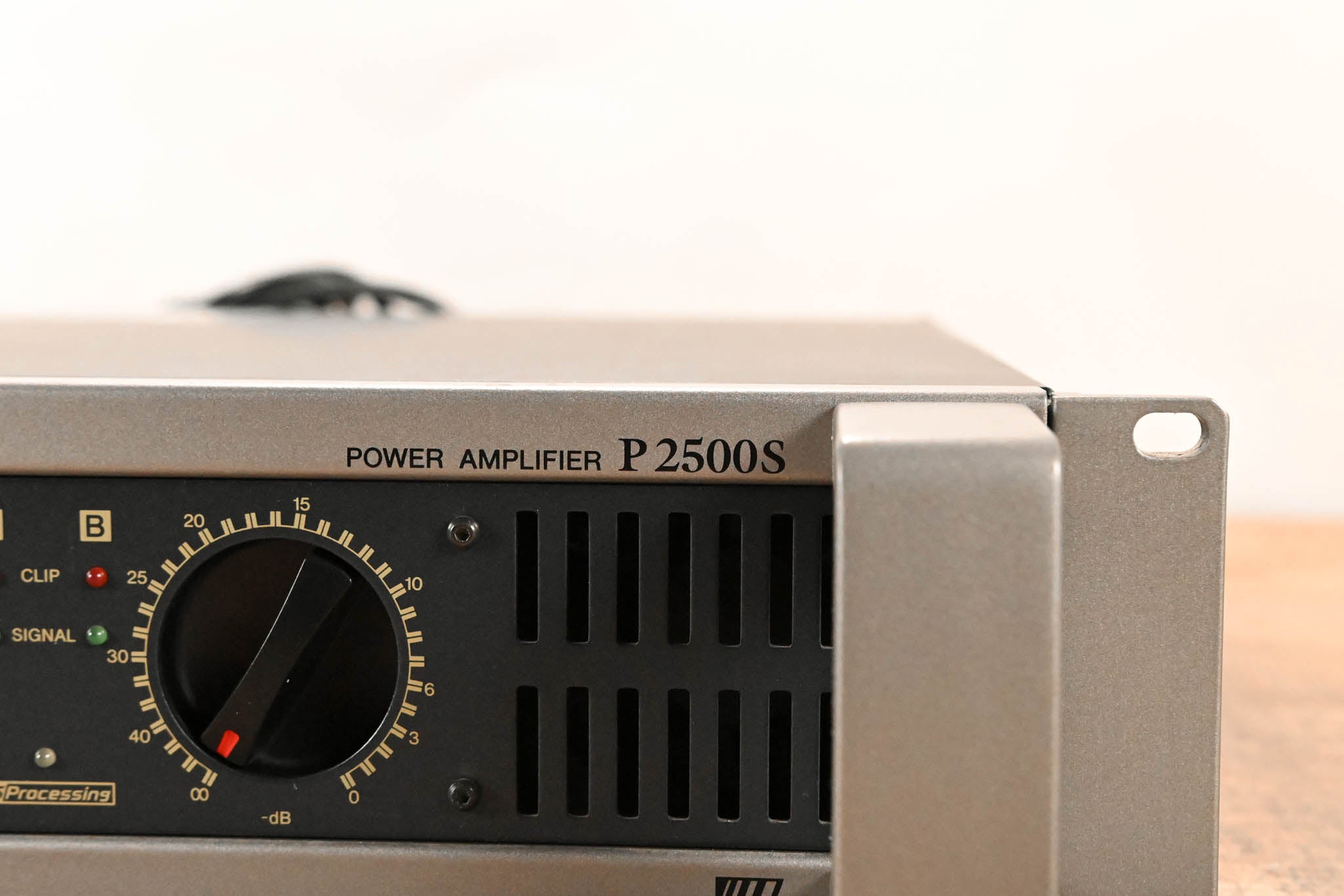 Yamaha P2500S 2-Channel Power Amplifier