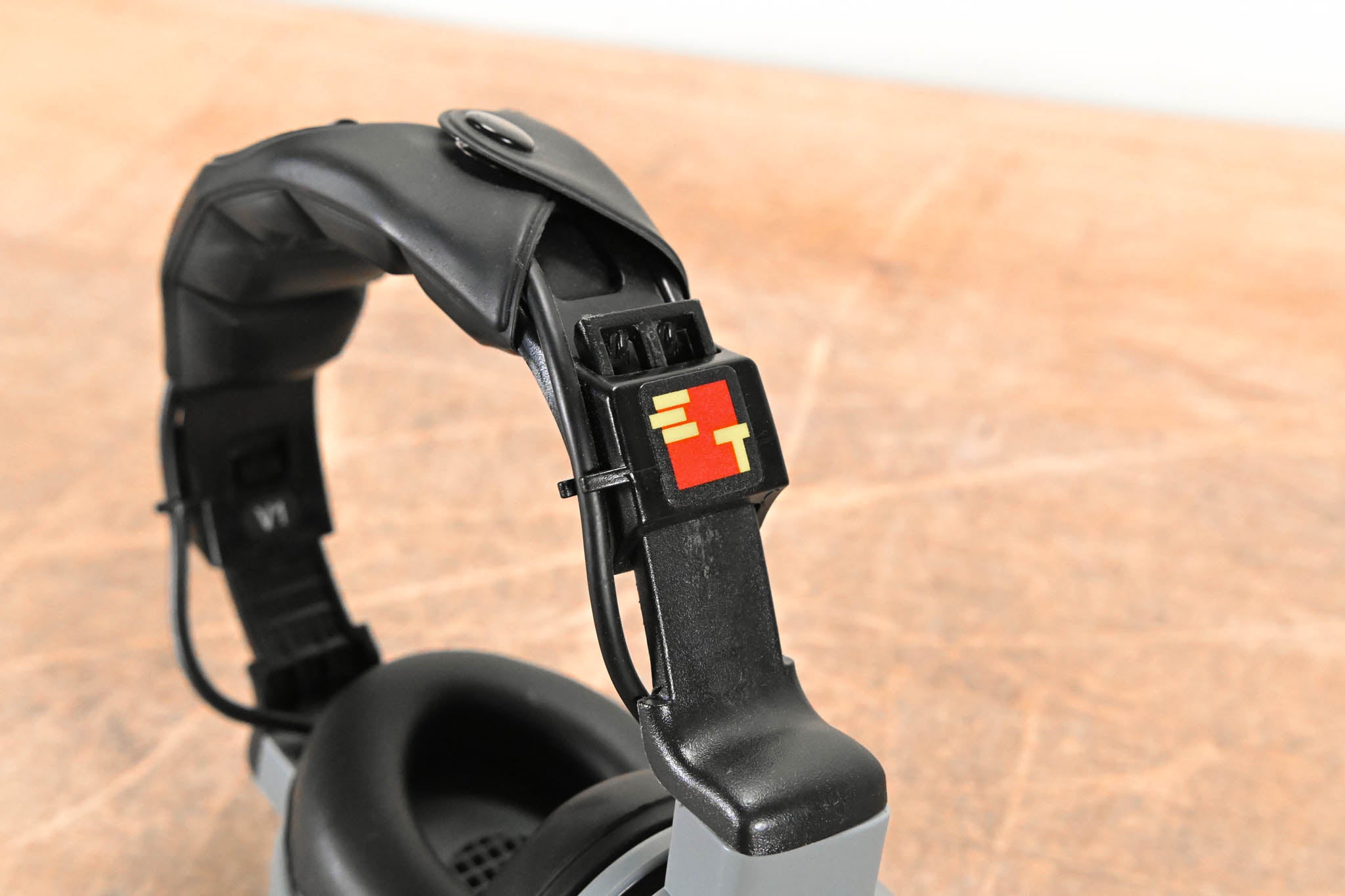 Eartec ComSTAR Dual-Ear Full Duplex Wireless Headset