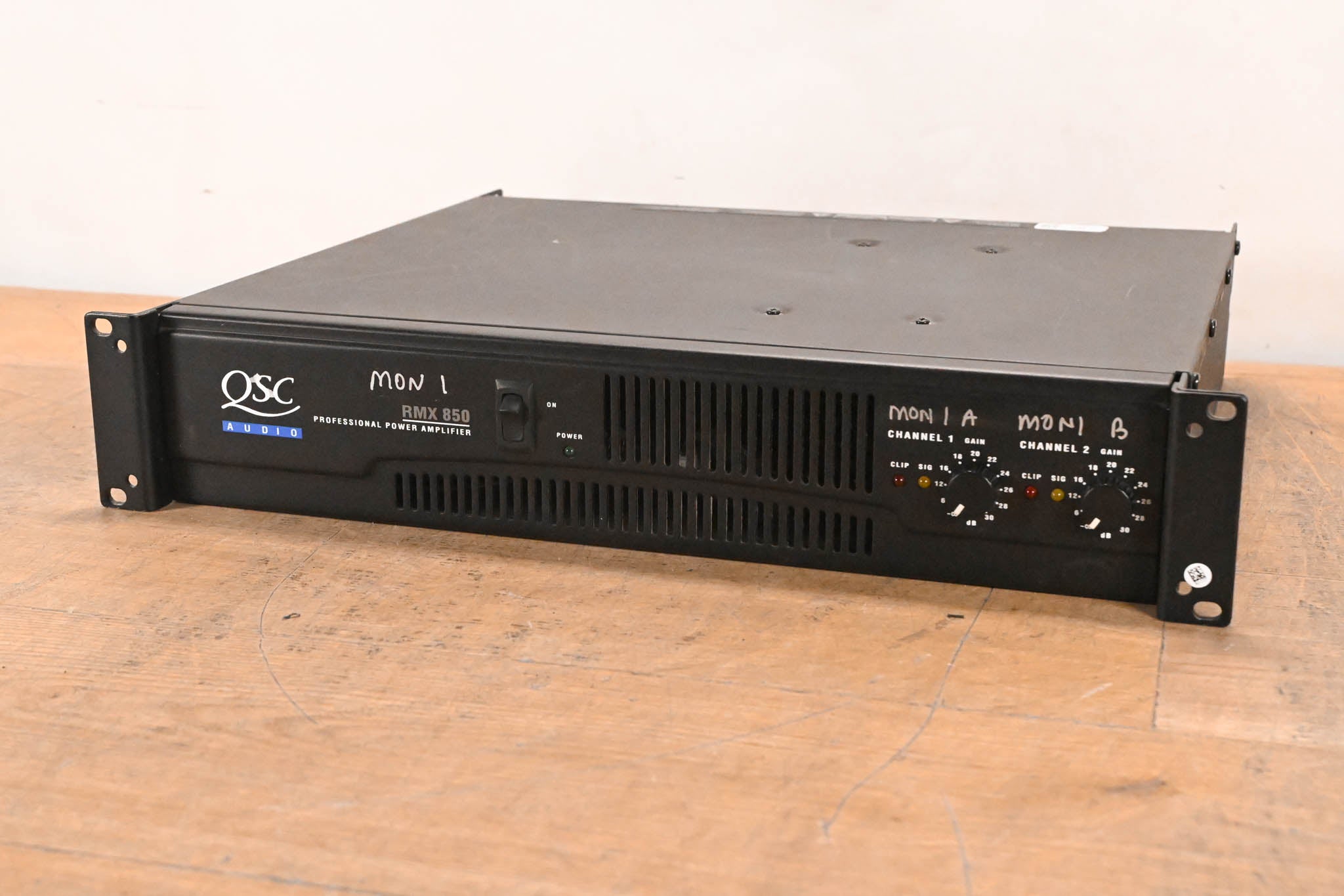 QSC RMX850 2-Channel Power Amplifier