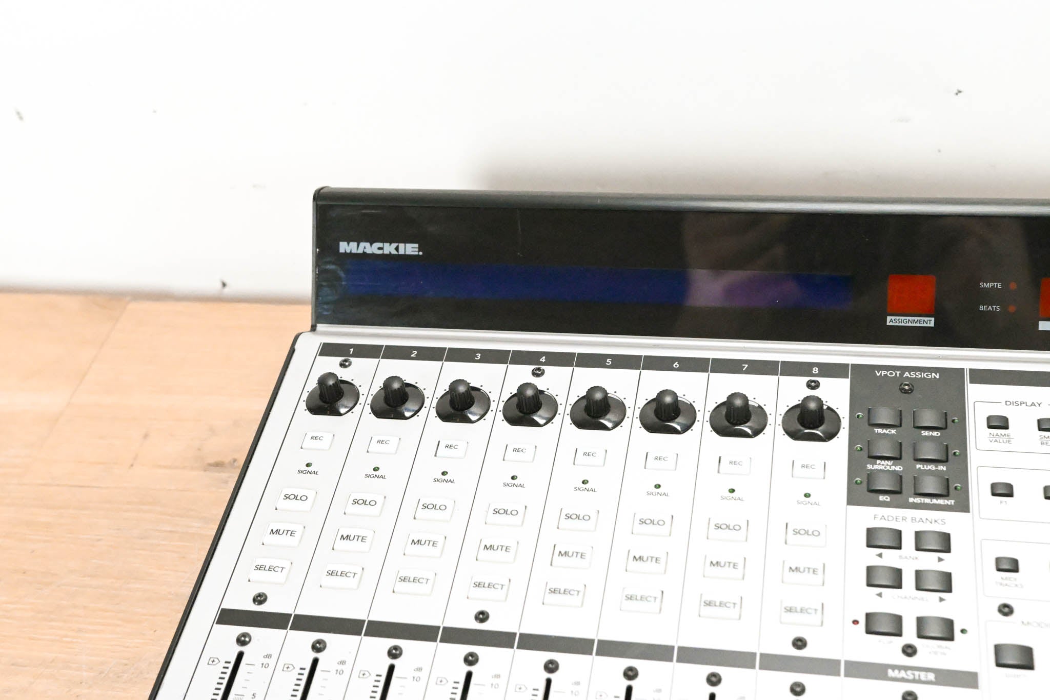 Mackie Control Universal Pro Control Surface (NO POWER SUPPLY)