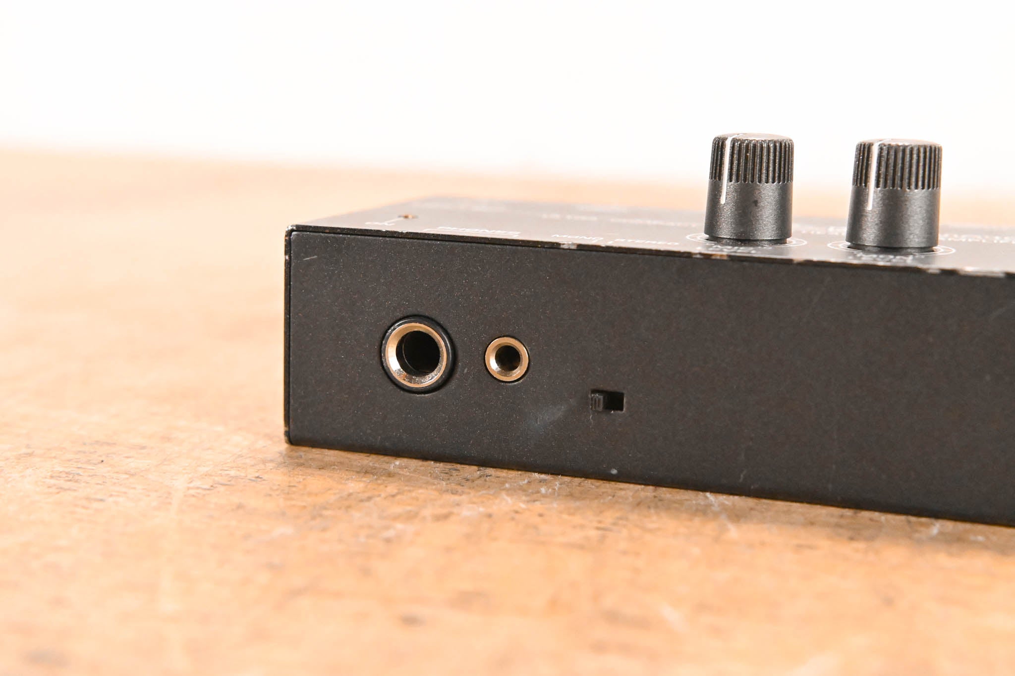 Behringer MicroMON MA400 Monitor Headphone Amplifier (NO POWER