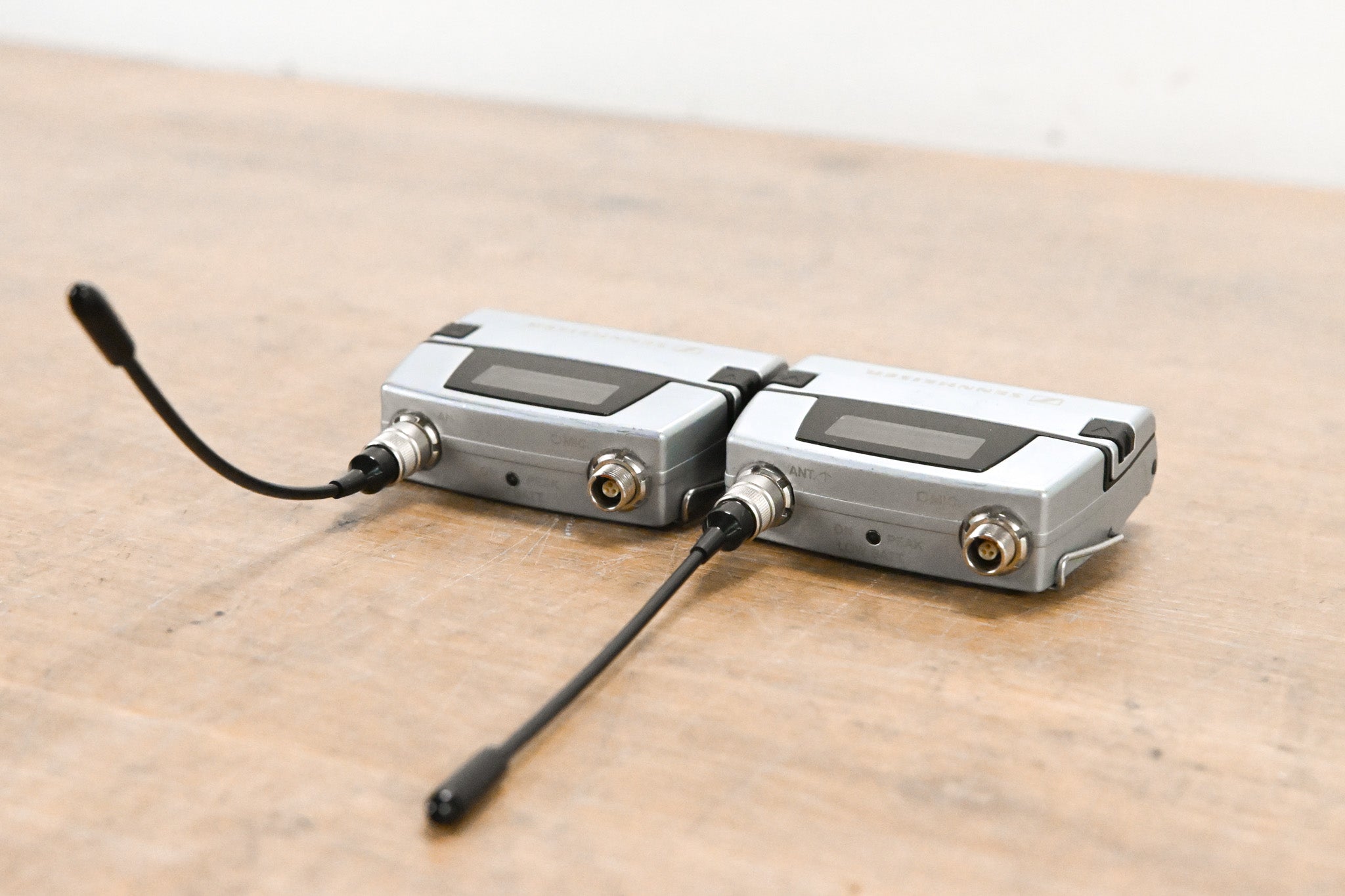 Sennheiser EM 3532-U Mikroport Receiver w/ SK5212-II Packs 548-584 MHz