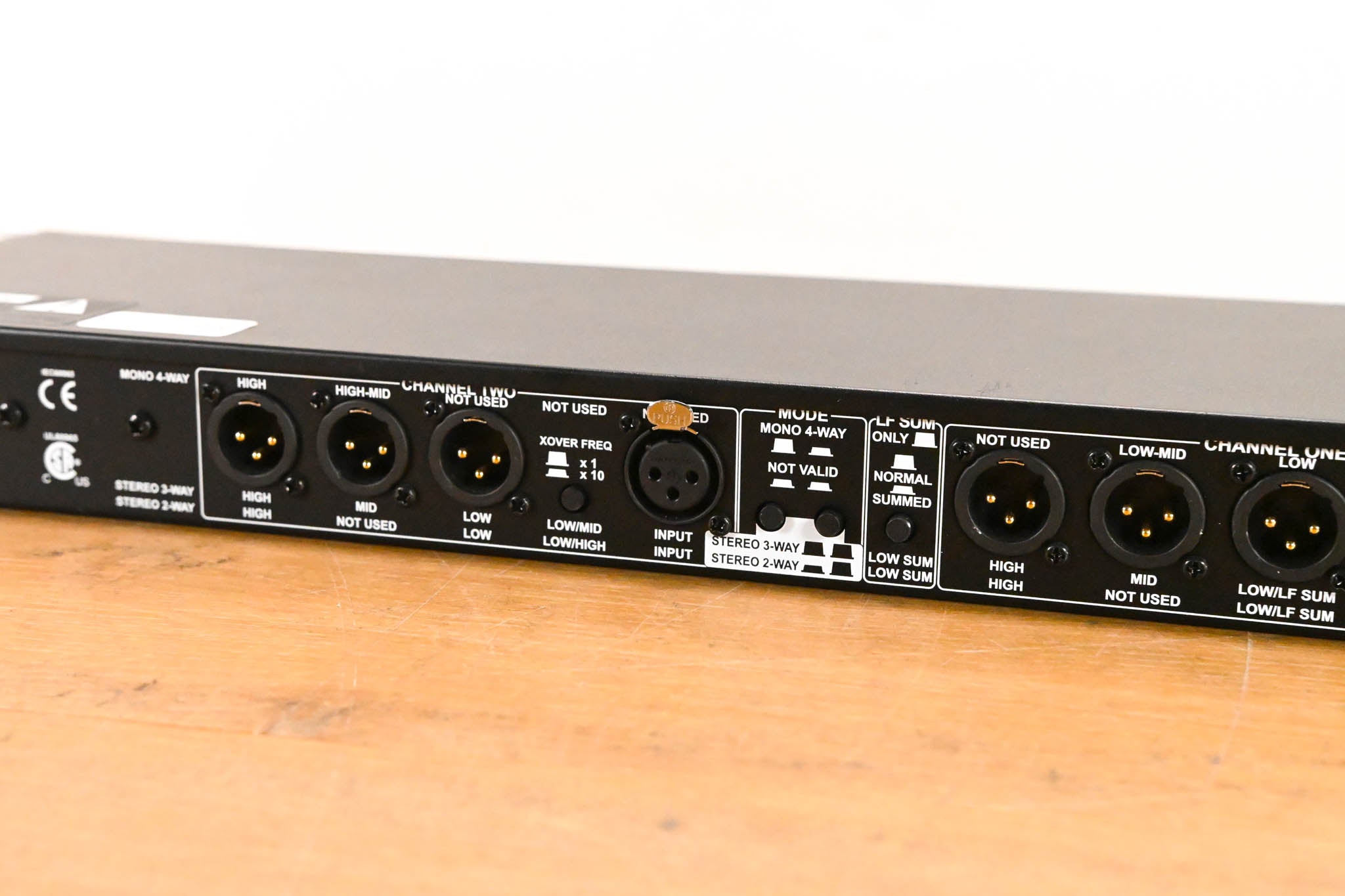 dbx 234xs 2/3-Way Stereo, 4-Way Mono Crossover