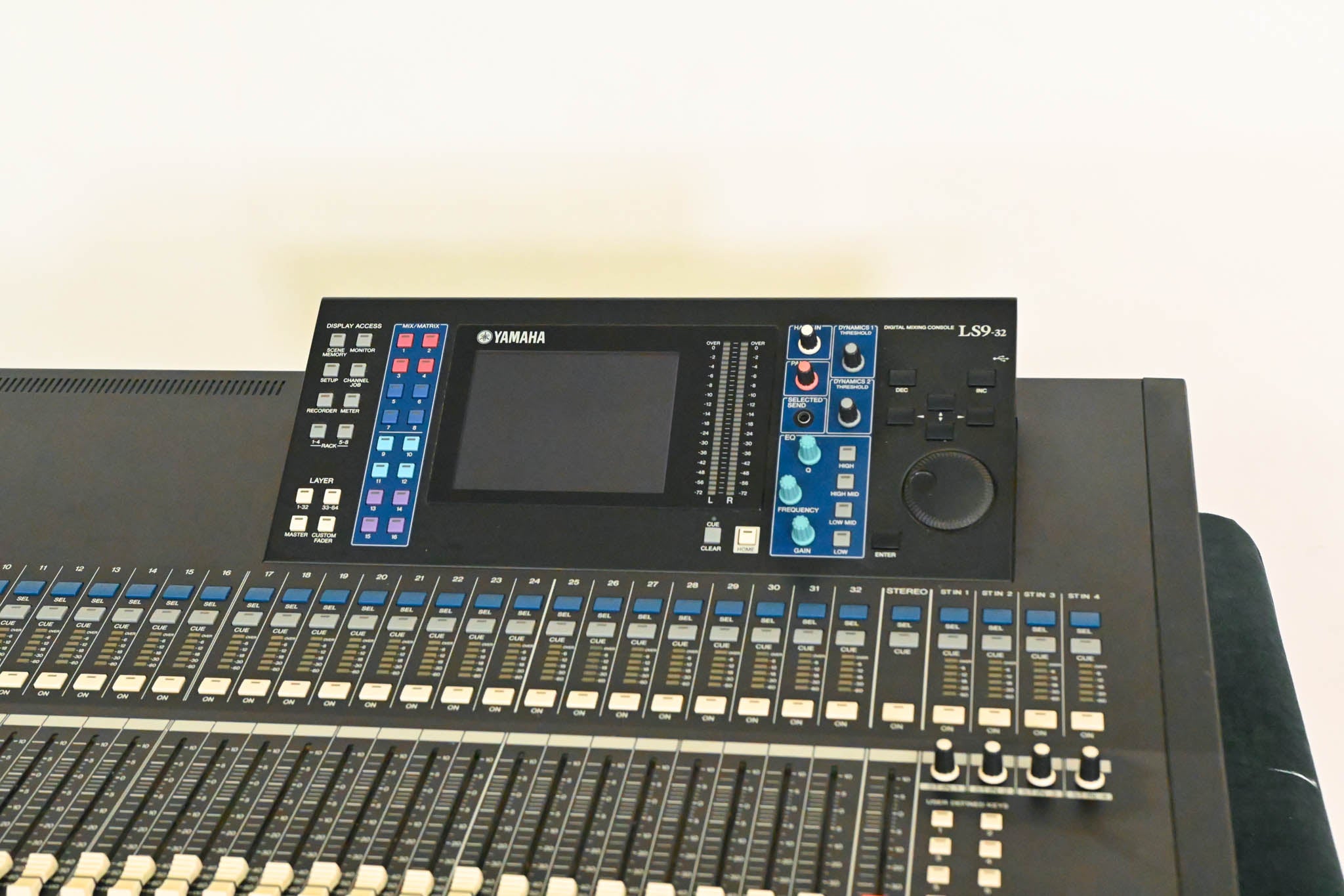 Yamaha LS9-32 32-Input Digital Mixing Console