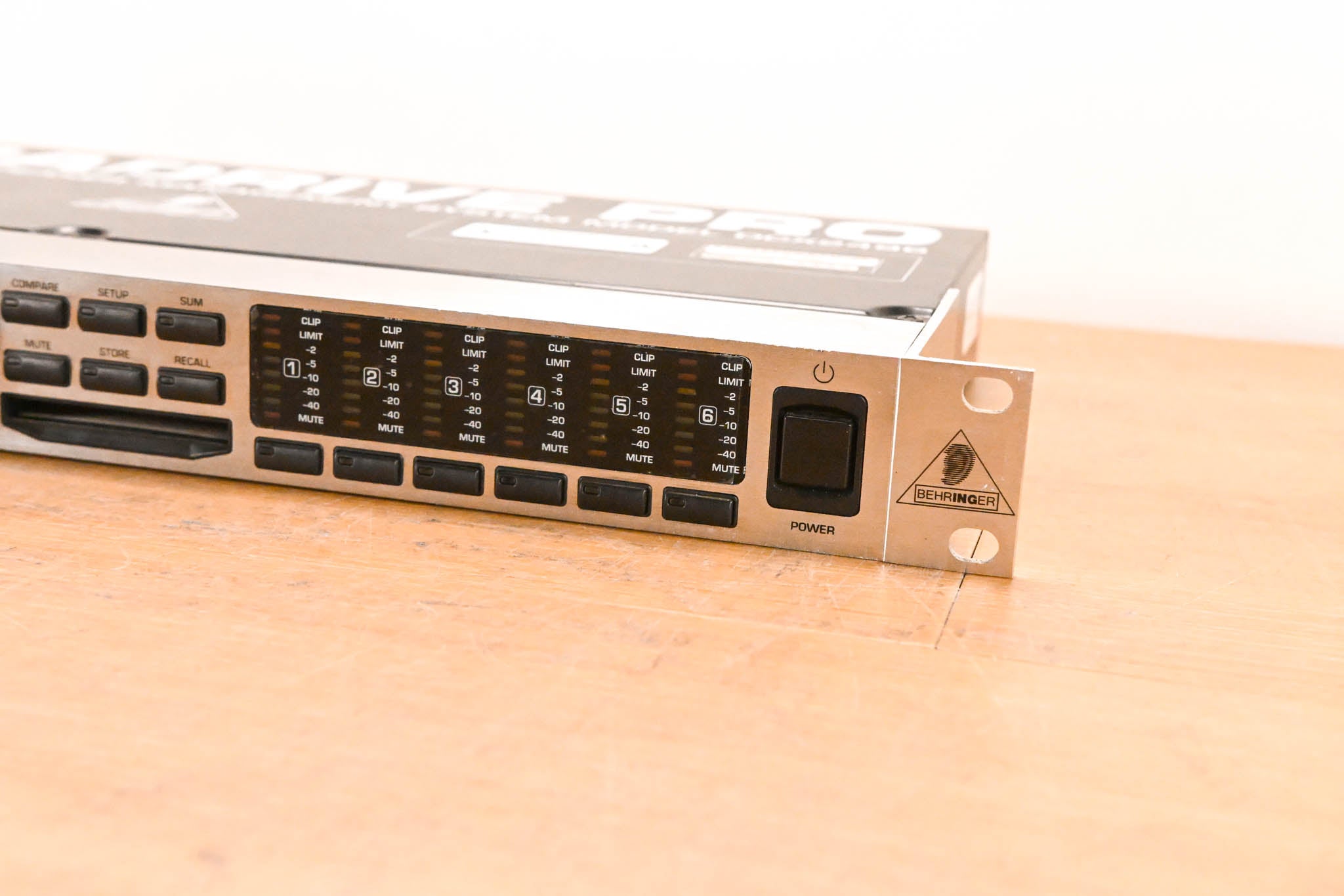 Behringer ULTRADRIVE PRO DCX2496 Loudspeaker Management System