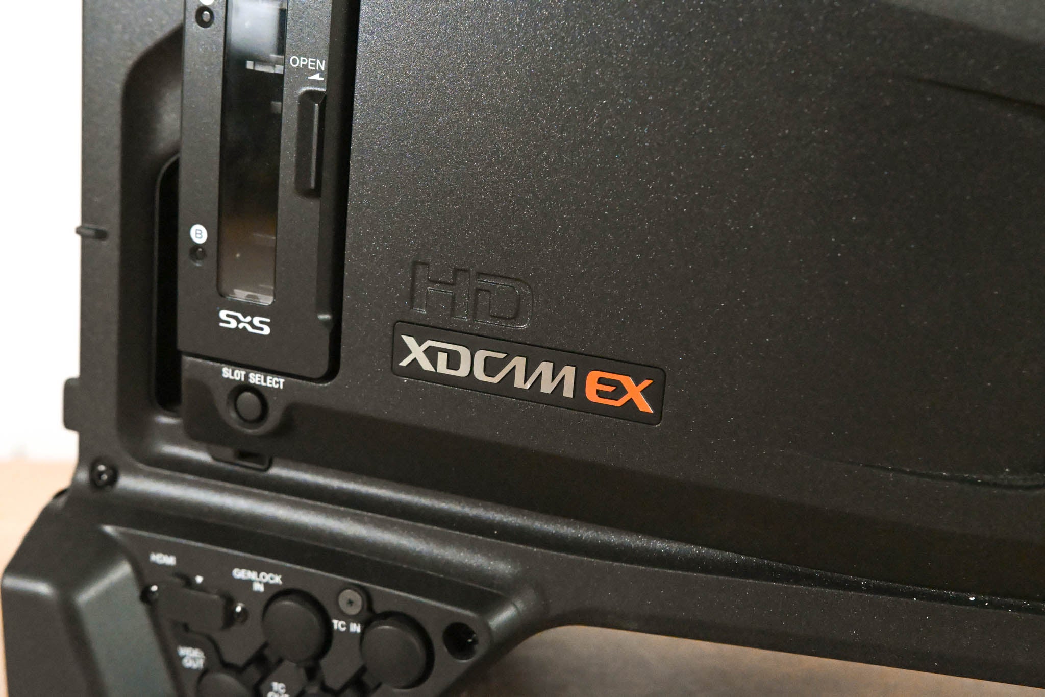 Sony PMW-320 XDCAM EX Camcorder with CBK-VF01 Viewfinder