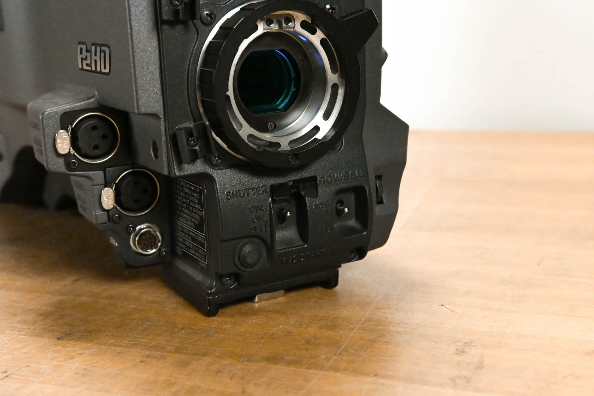 Panasonic AG-HPX500P 2/3" Shoulder-Mounted P2HD Camcorder