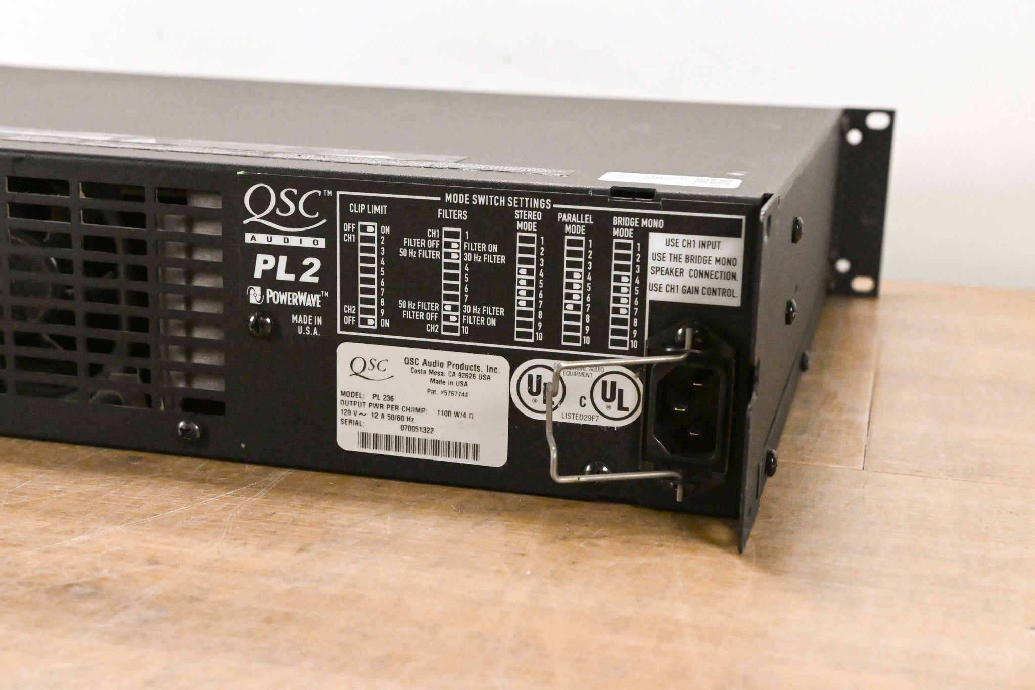 QSC PL236 PowerLight 2 Series 2-Channel Power Amplifier
