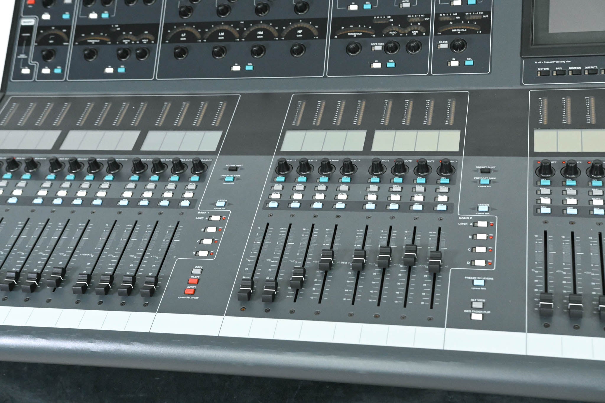 Allen & Heath iLive-T112 Mixing Surface with iDR-32 Fixed Format MixRack