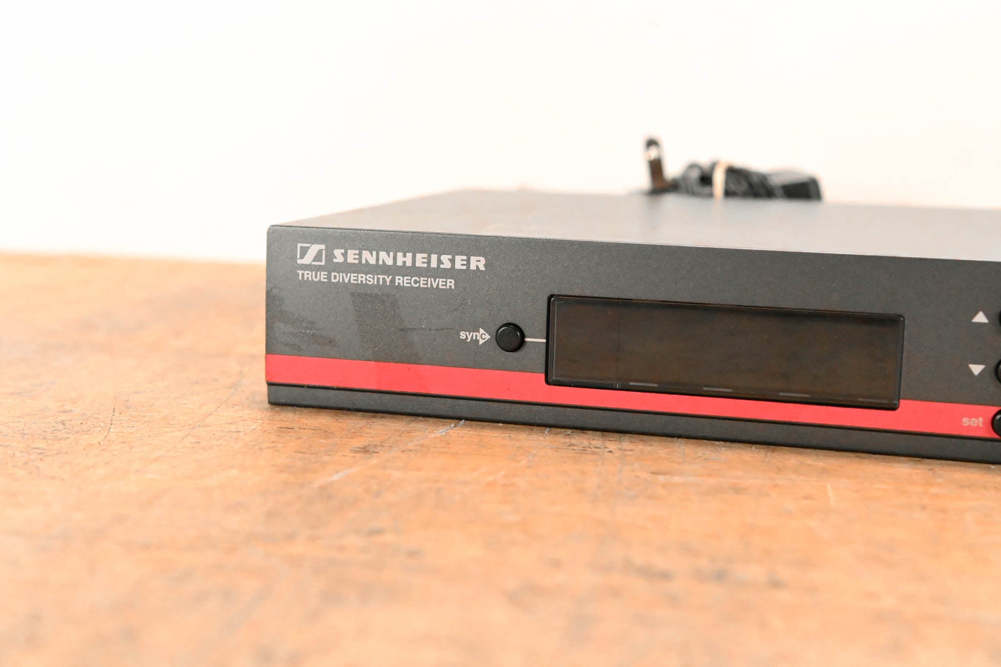 Sennheiser EM 100 G3 Wireless Receiver - G Range: 566-608 MHz