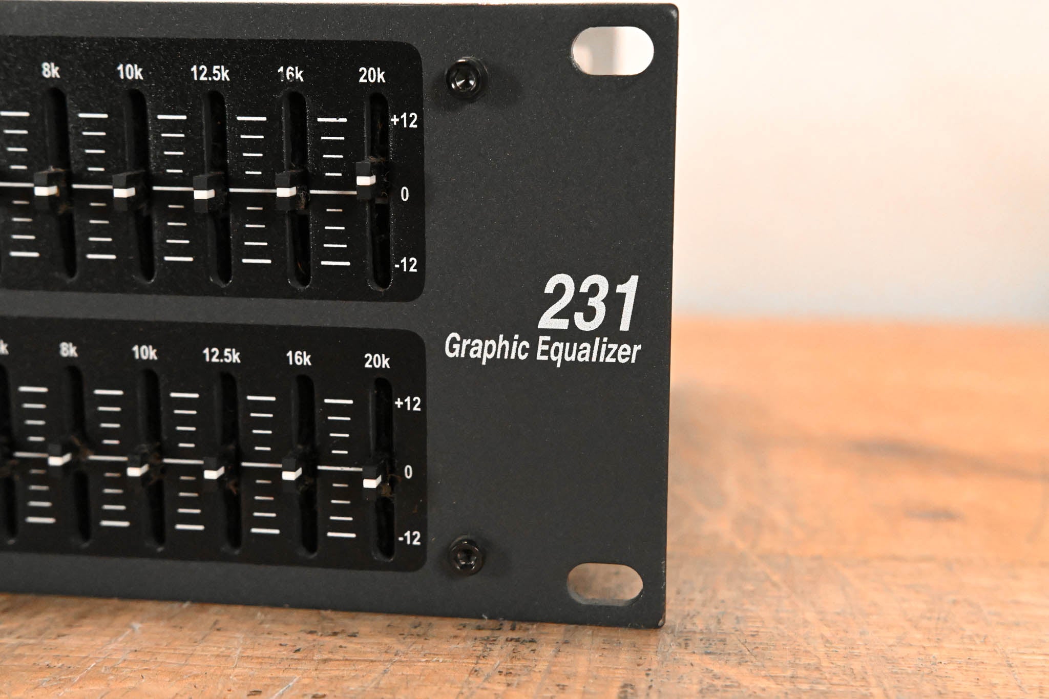 dbx 231 Dual-Channel 31-Band Graphic Equalizer