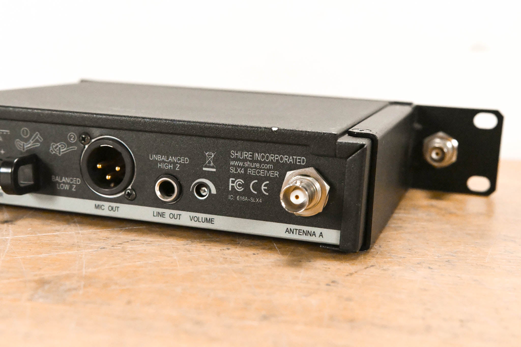 Shure SLX4 Wireless Receiver - H5 Band: 518-542 MHz (NO POWER SUPPLY)