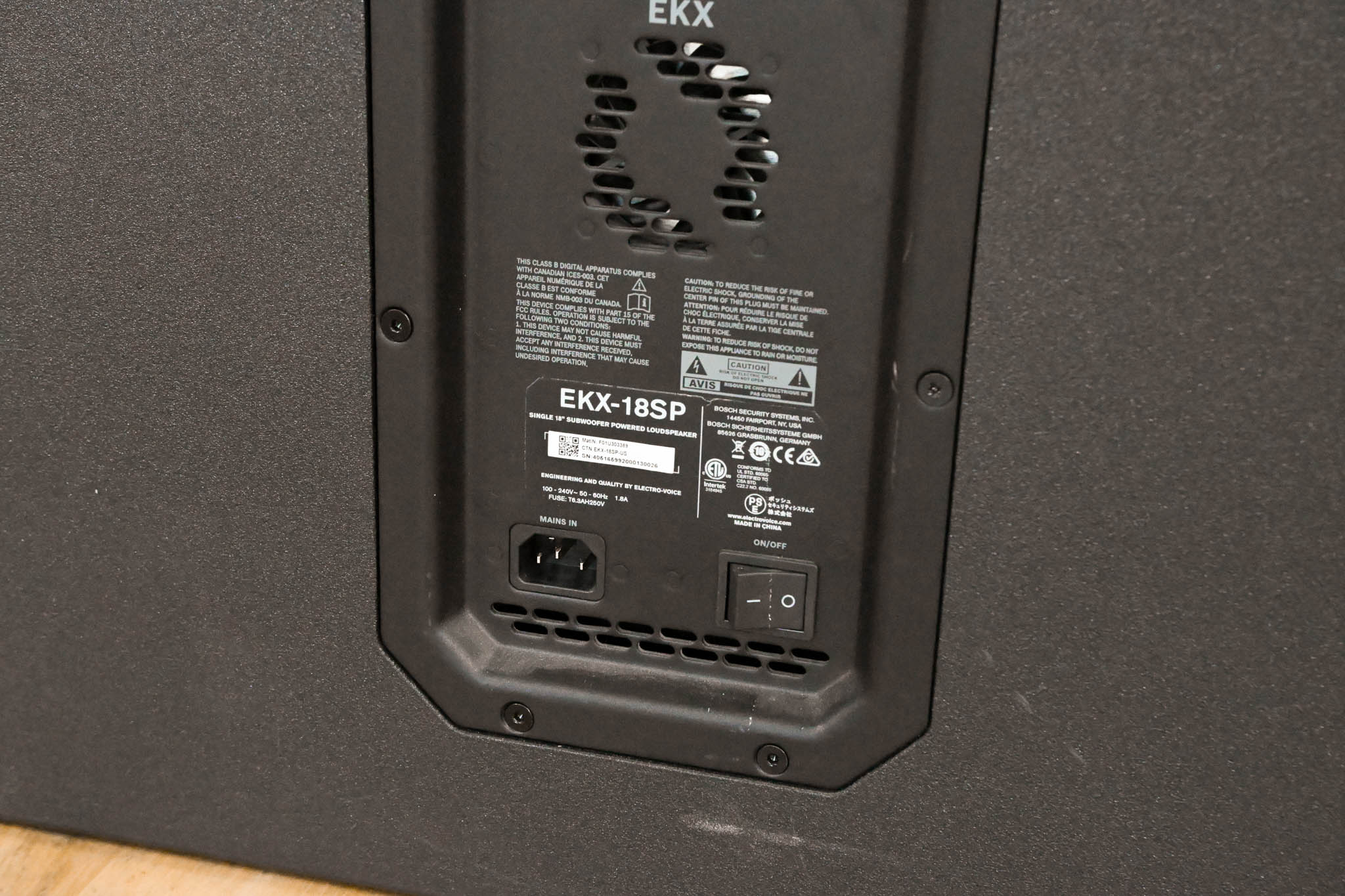 Electro-Voice (EV) EKX-18SP 1300W 18" Powered Subwoofer