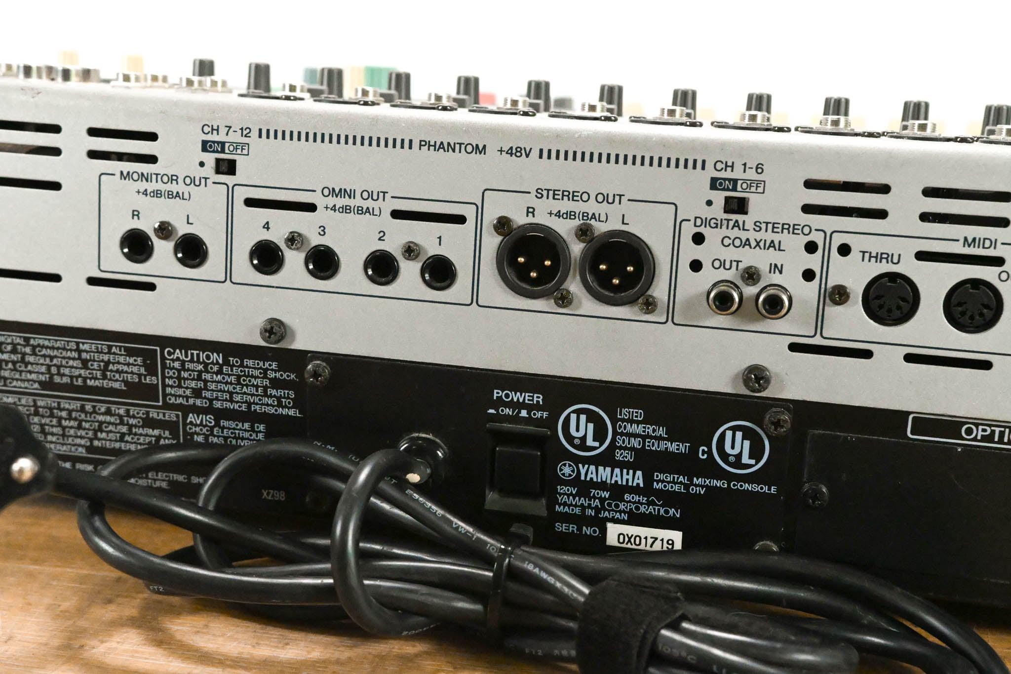 Yamaha 01V 16-Channel Digital Audio Console
