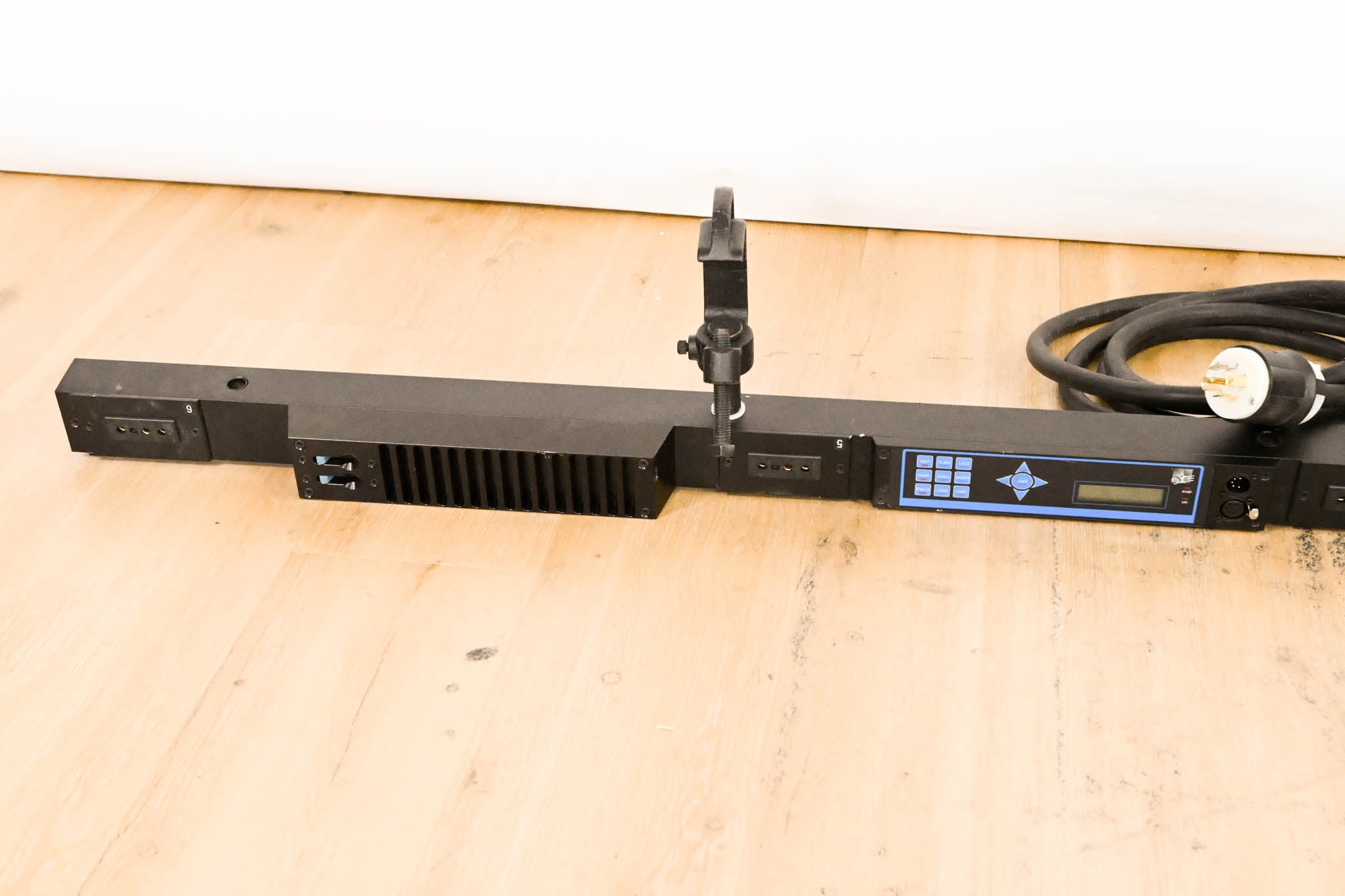 ETC SB6-10M 6 x 10A (1200W) SmartBar with Stage Pin Connectors