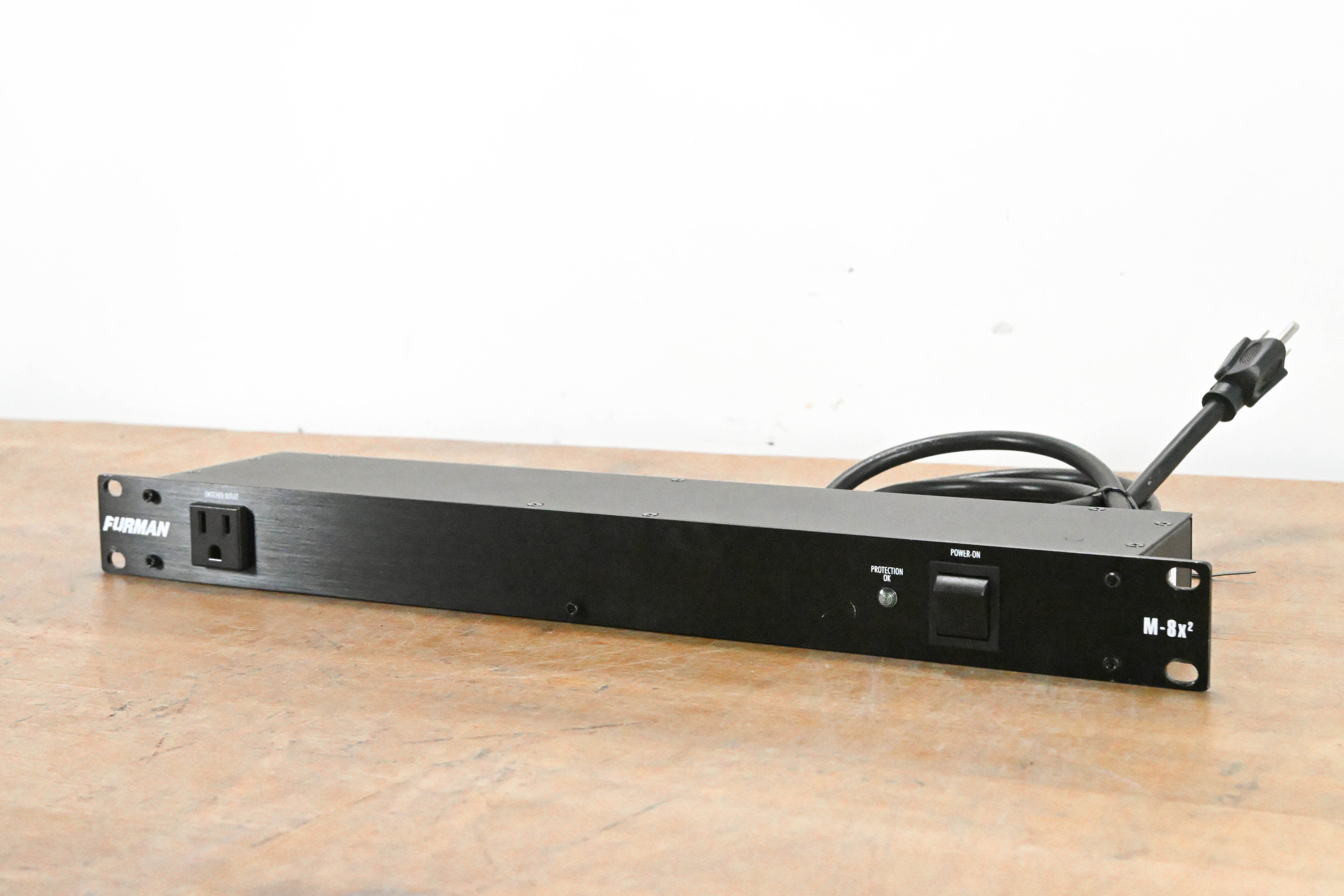 Furman M-8x2 8-Outlet Power Conditioner
