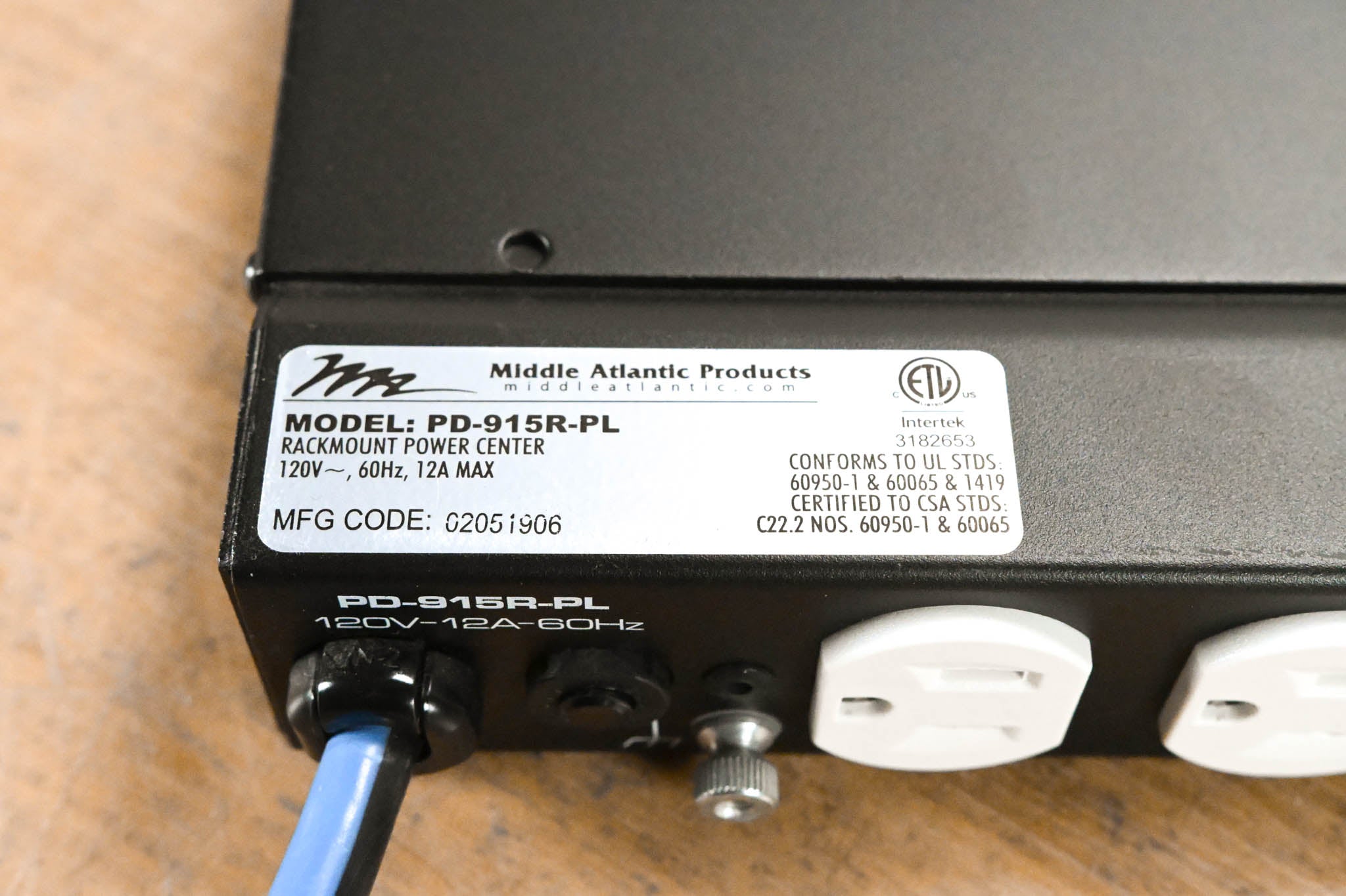 Middle Atlantic PD-915R-PL 9-Outlet Rackmount Power Distribution Unit