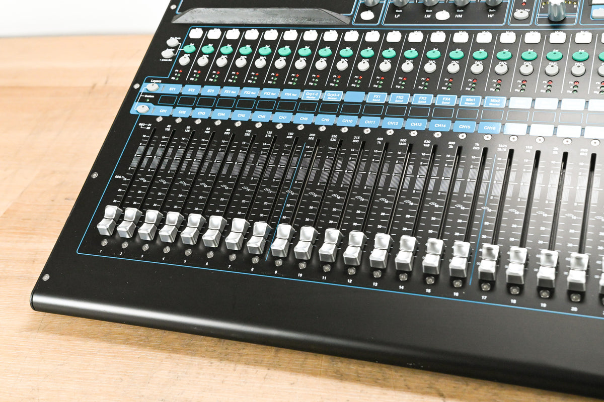 Allen & Heath Qu-24 24-Channel Digital Mixing Console