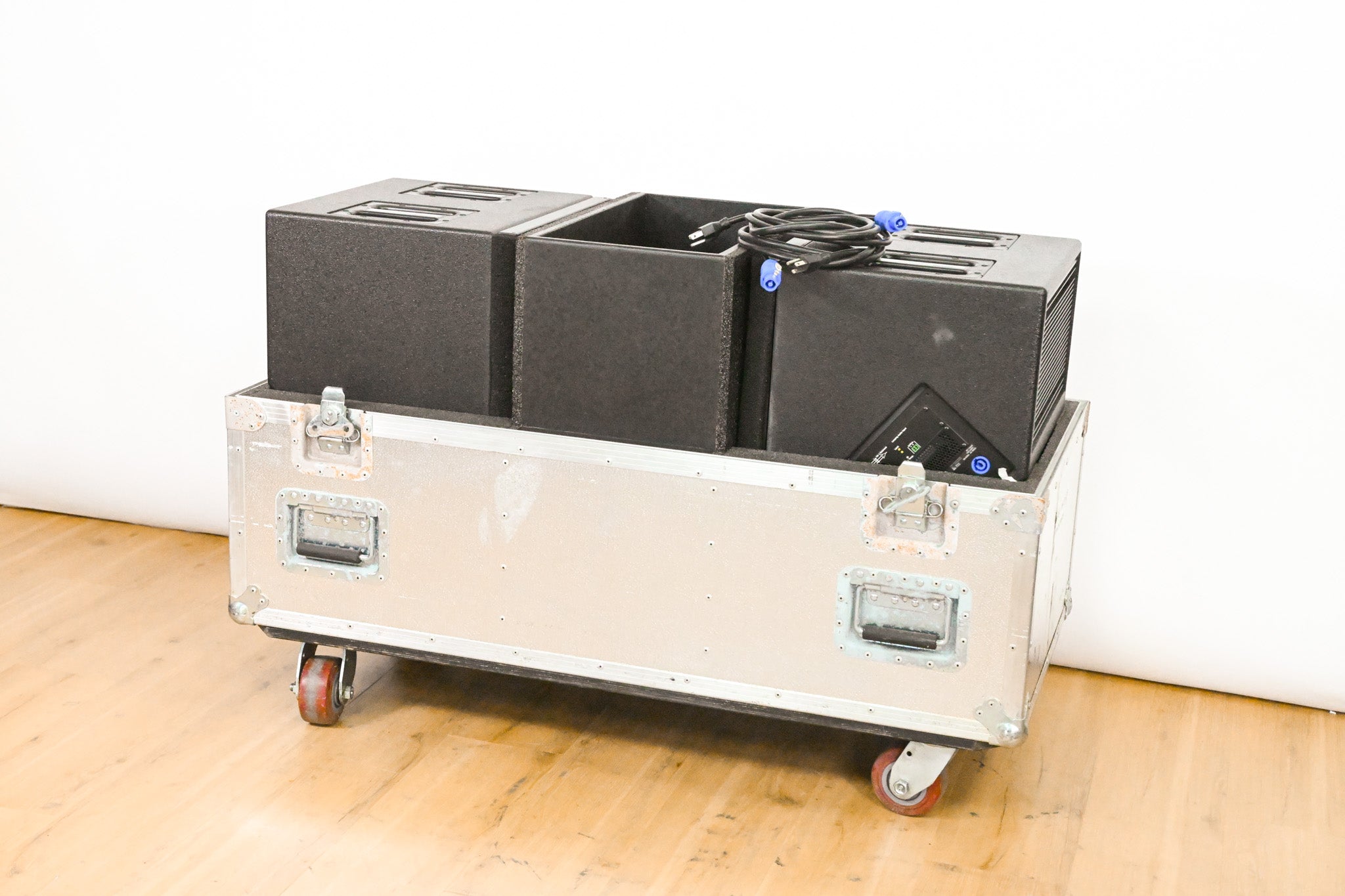 Meyer Sound UM-1P 12" Powered Stage Monitor Speaker (PAIR) w/ Road Case