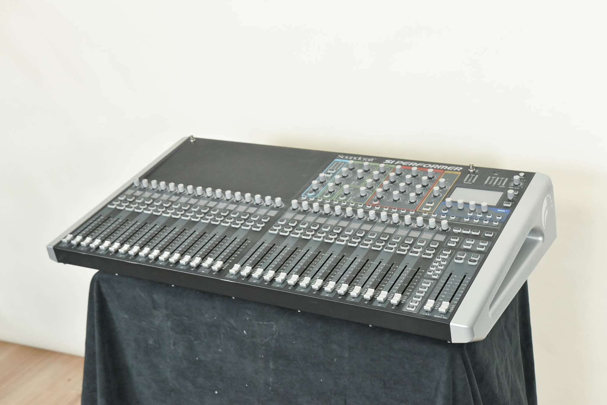 Soundcraft Si Performer 3 Digital Audio Mixer with DMX Control