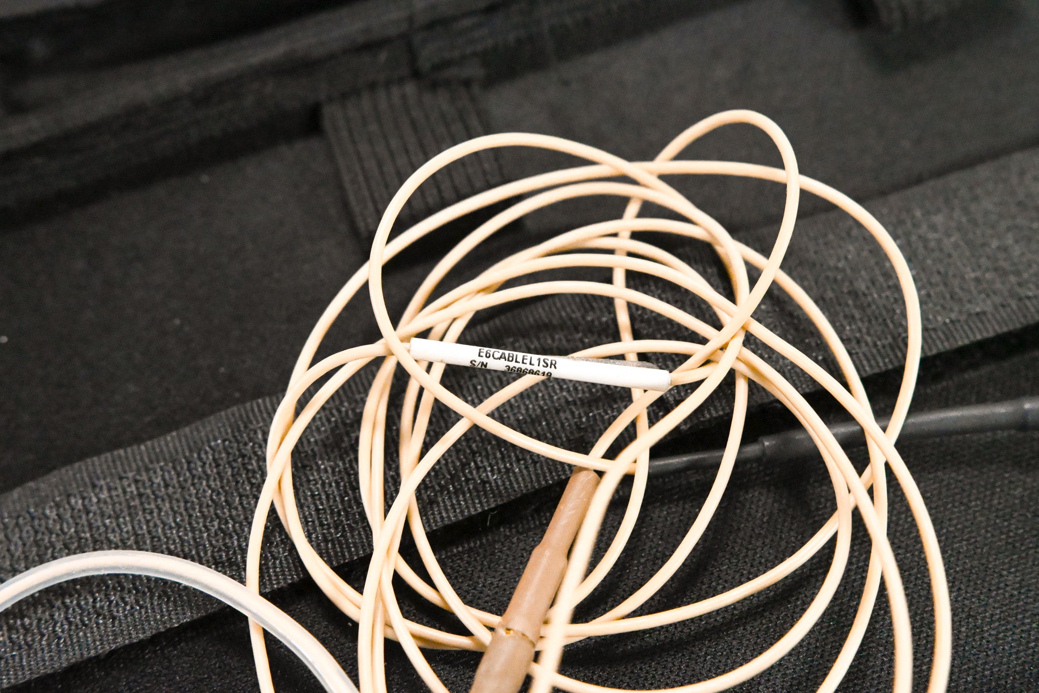 Countryman E6 Omnidirectional Earset Microphone w/ E6CABLEL1SR Cable