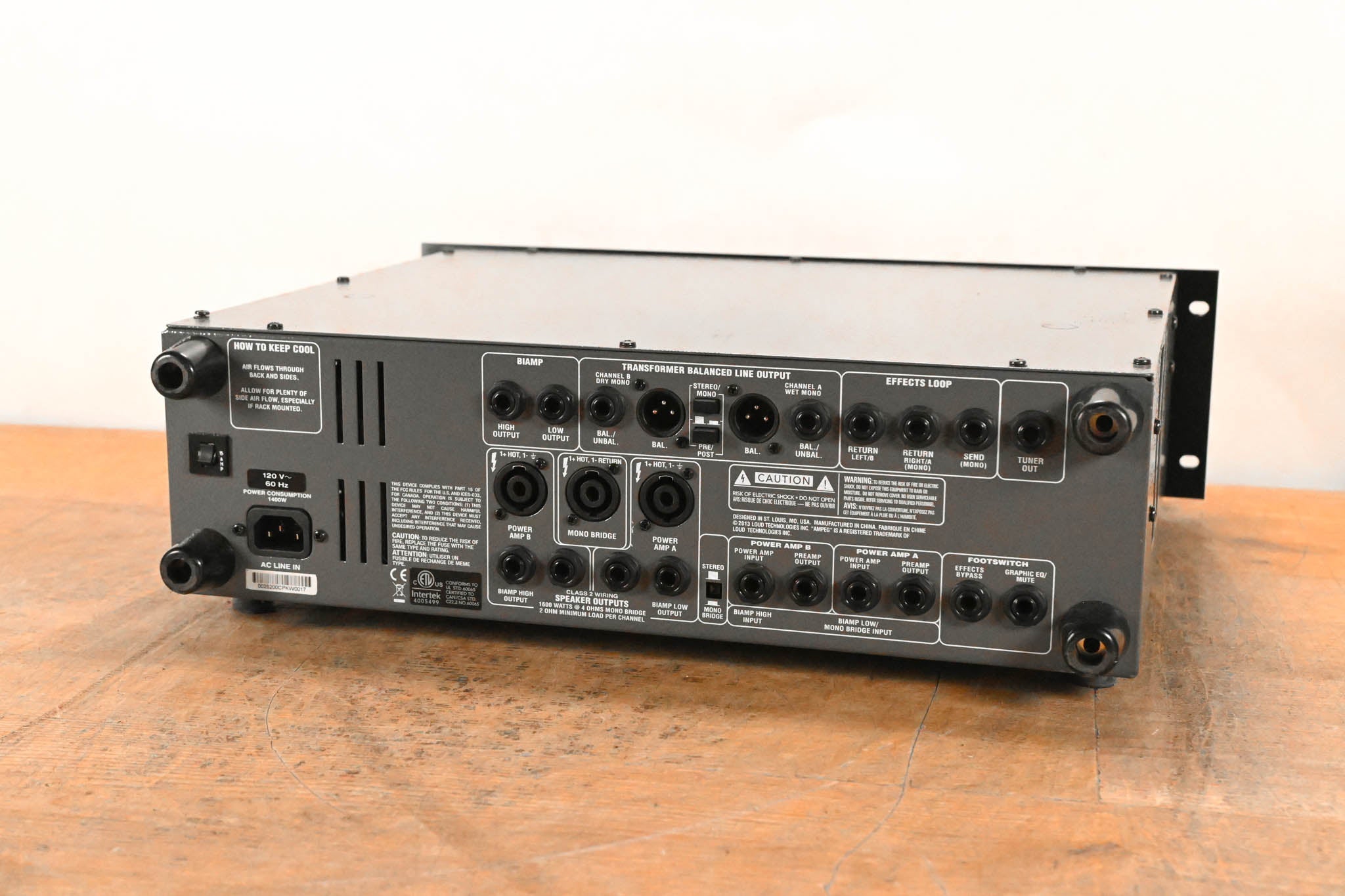 Ampeg SVT-4 PRO 1200W Bass Guitar Tube Amplifier Head