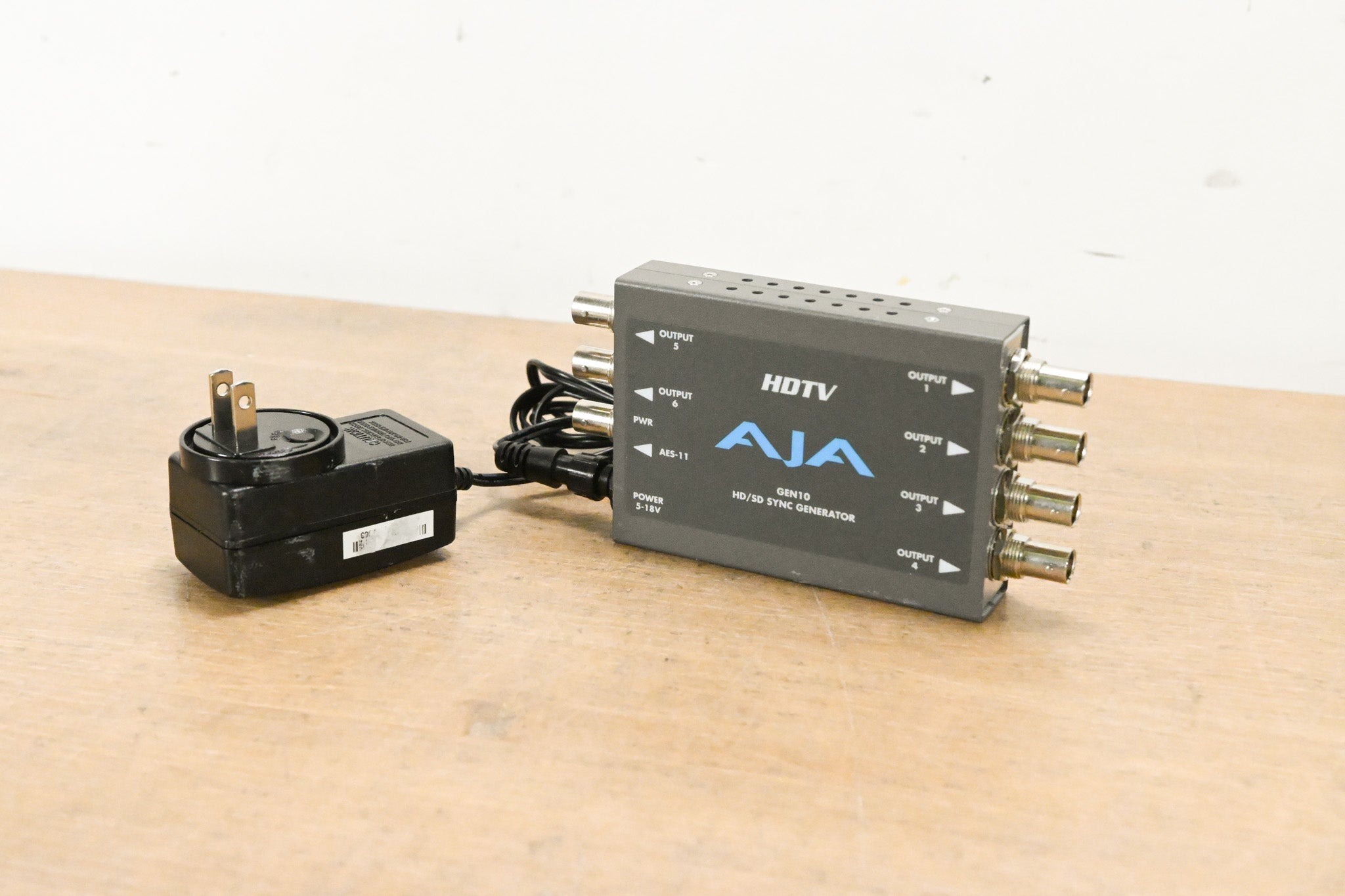 AJA GEN10 HD/SD/AES Sync Generator