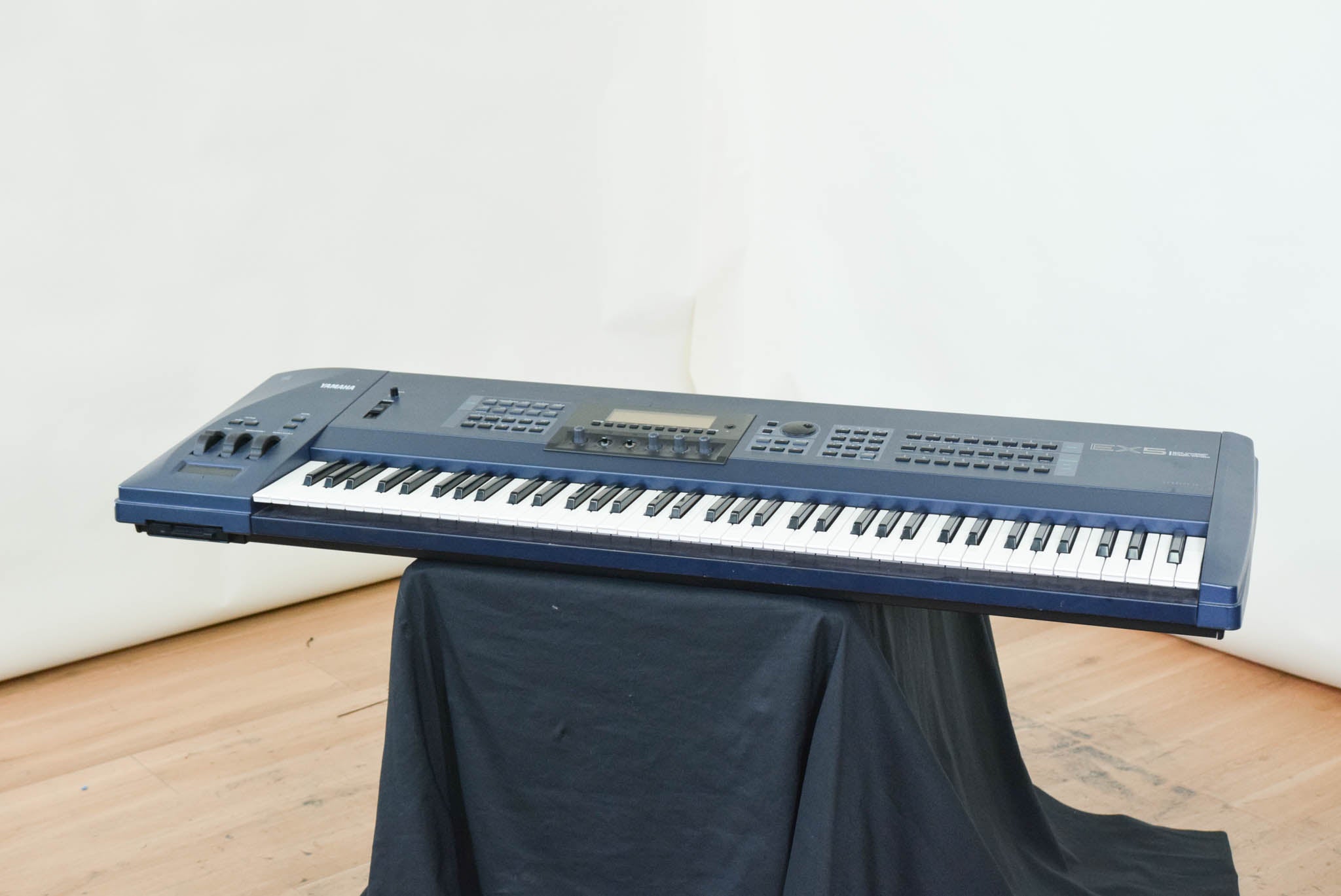 Yamaha EX5 76-key Synthesizer Workstation