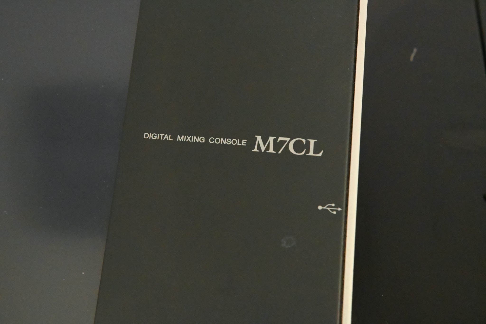 Yamaha M7CL-48 48-Channel Digital Audio Mixing Console