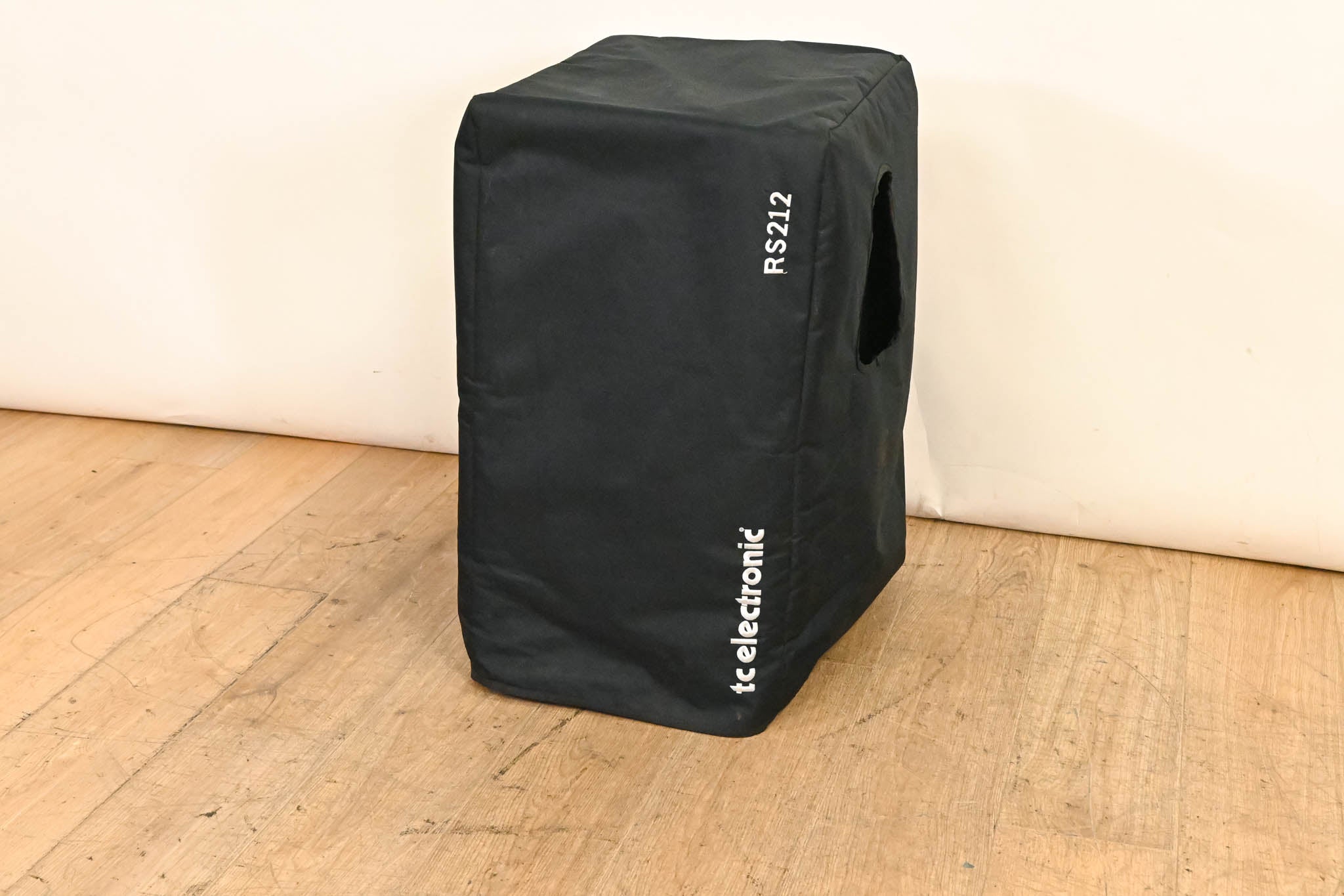 TC Electronic RS212 400W 2 x 12" Portable Bass Cabinet