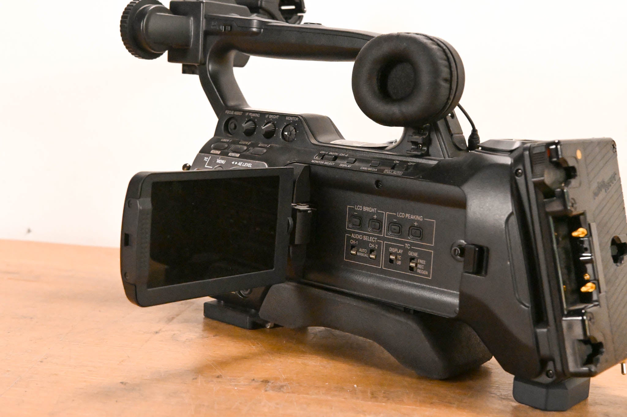 JVC GY-HM710U ProHD Compact Shoulder Solid State Camcorder