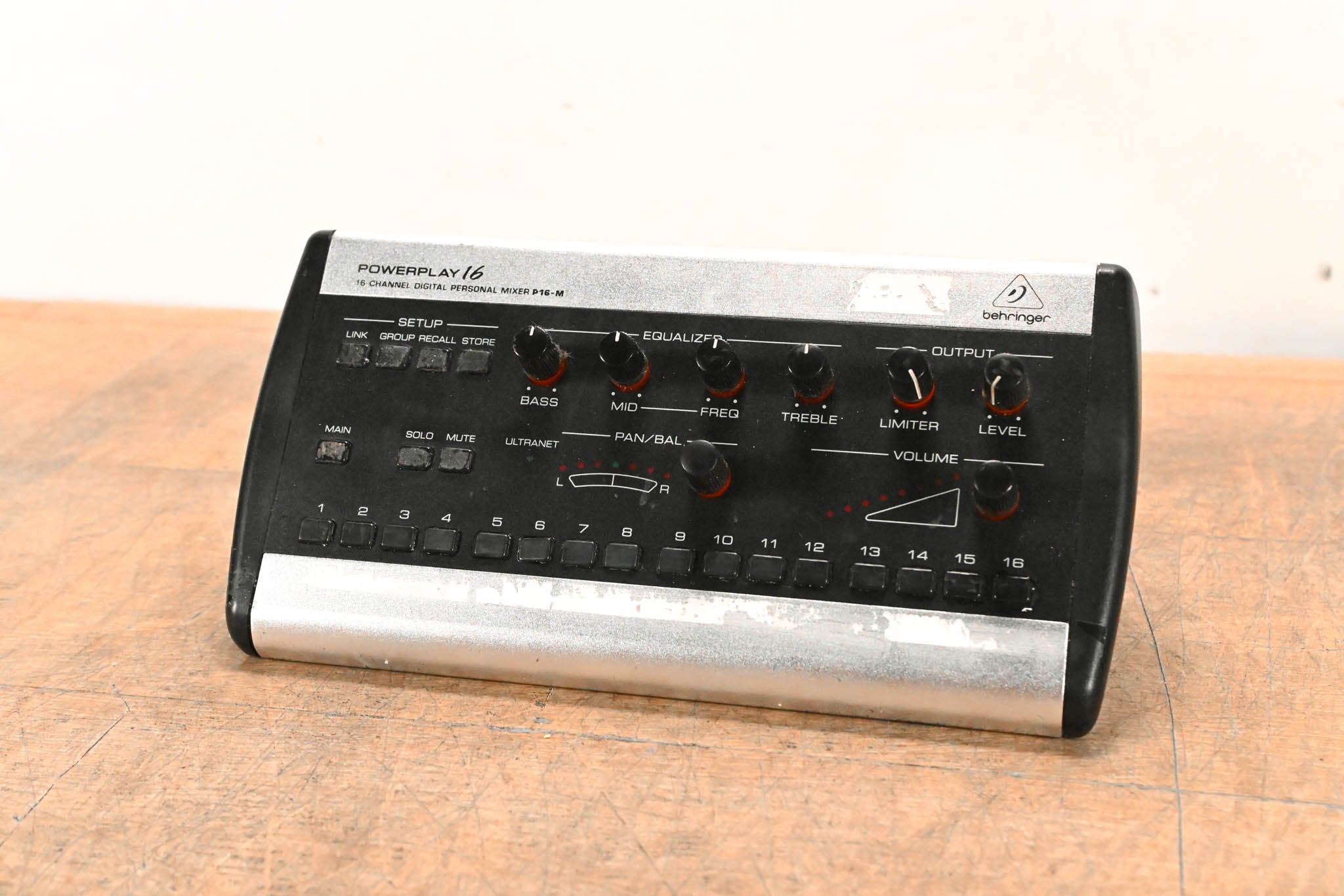 Behringer Powerplay P16-M 16-Channel Digital Personal Mixer