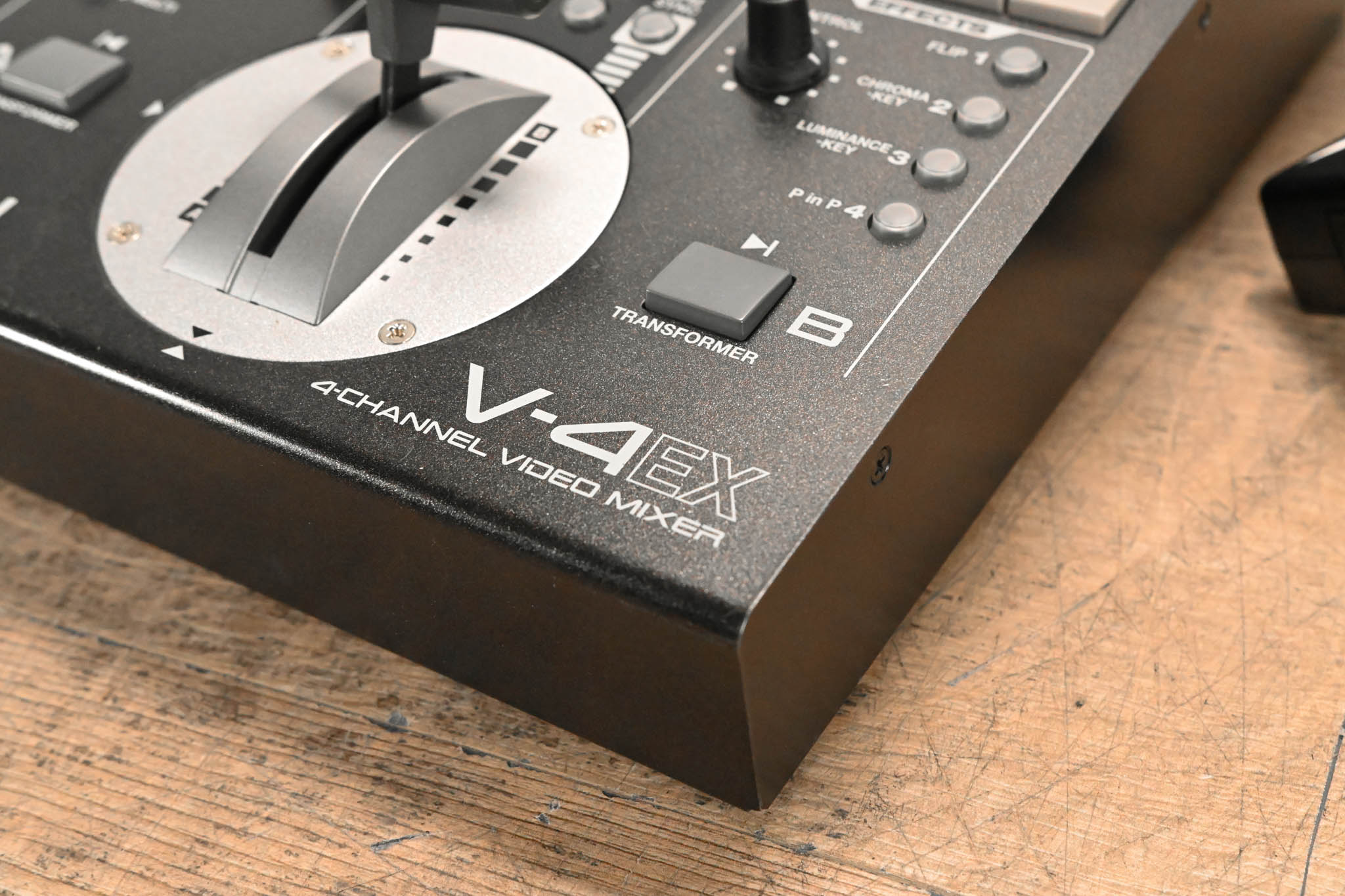 Roland V-4EX 4-Channel Digital Video Mixer with Effects