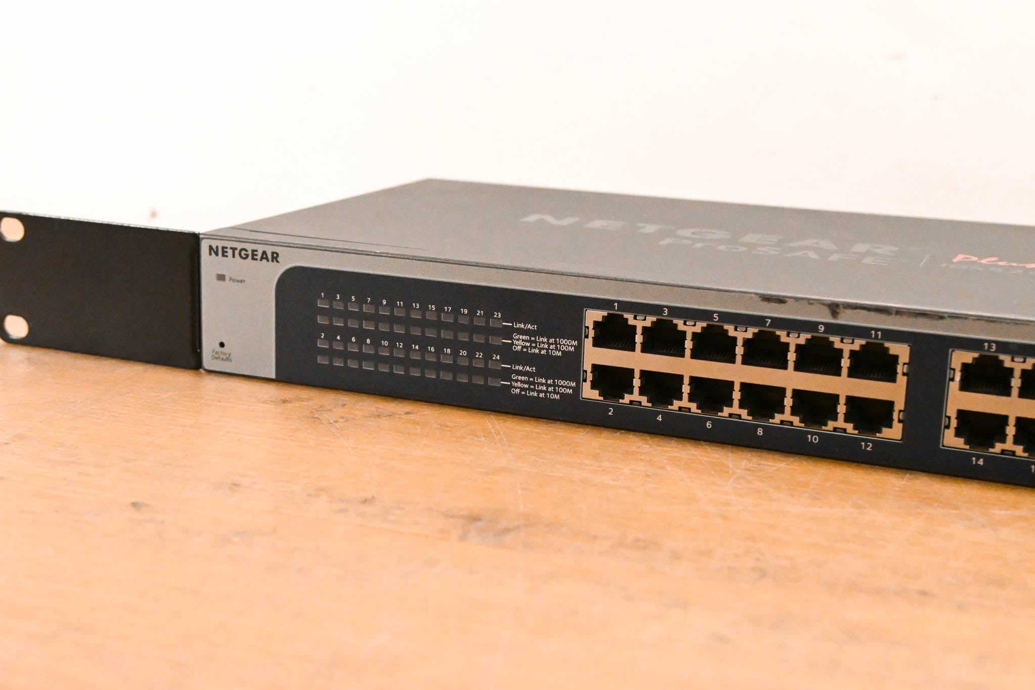 NETGEAR JGS524Ev2 ProSAFE Plus Switch 24-Port Gigabit Switch