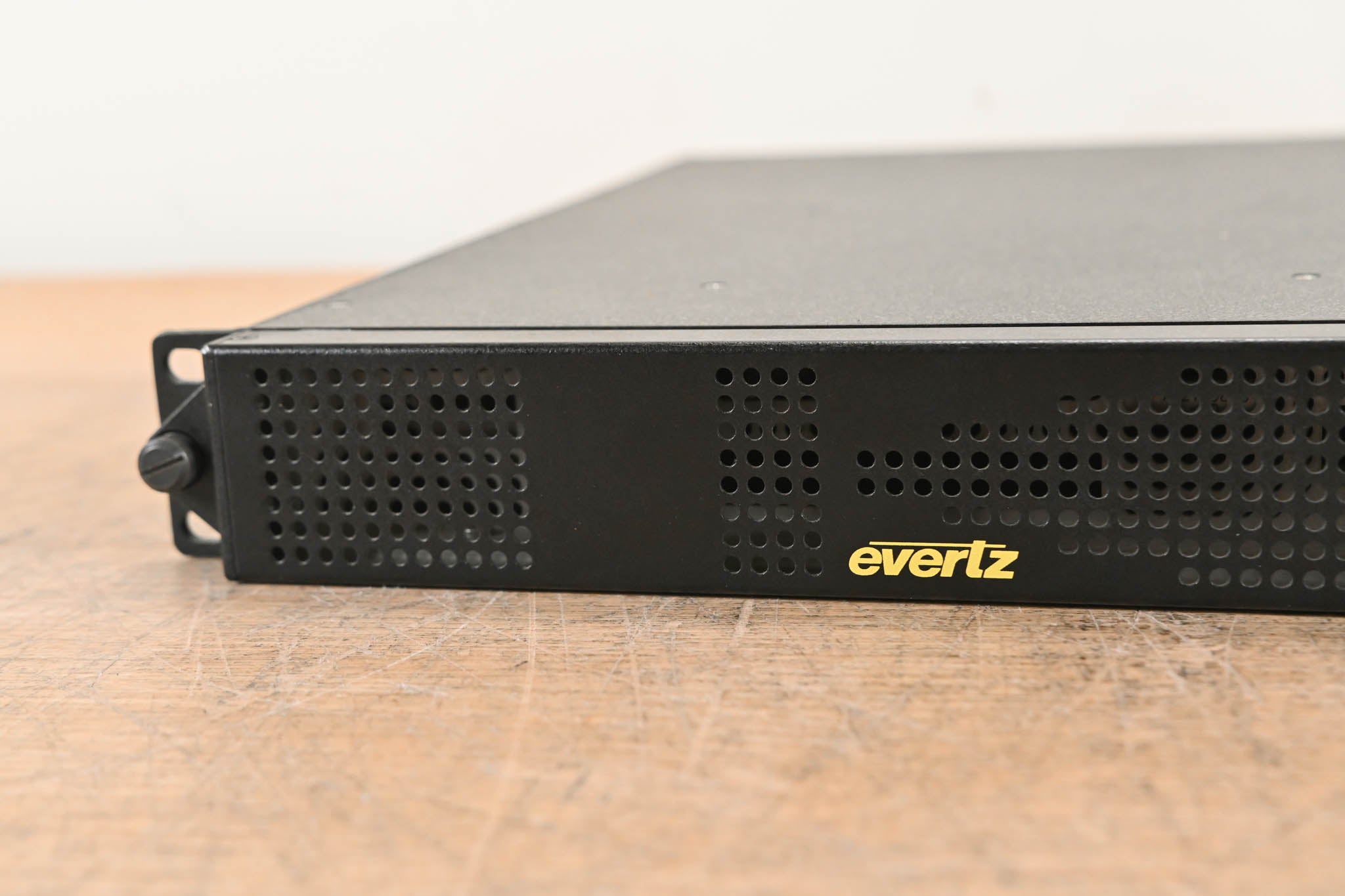 Evertz 7801FR 1RU Rack-Mountable Multiframe with Cards