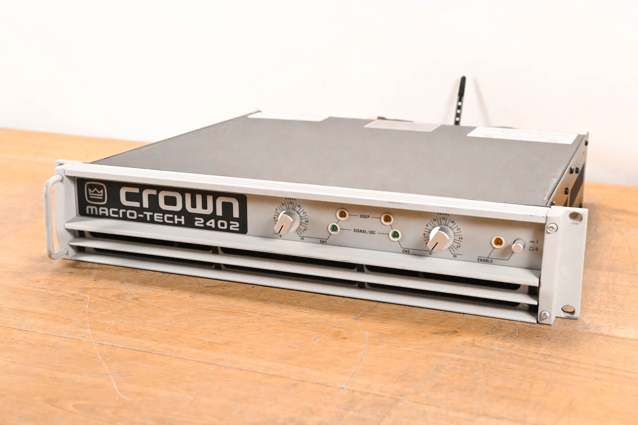 Crown Macro-Tech 2402 2-Channel Power Amplifier